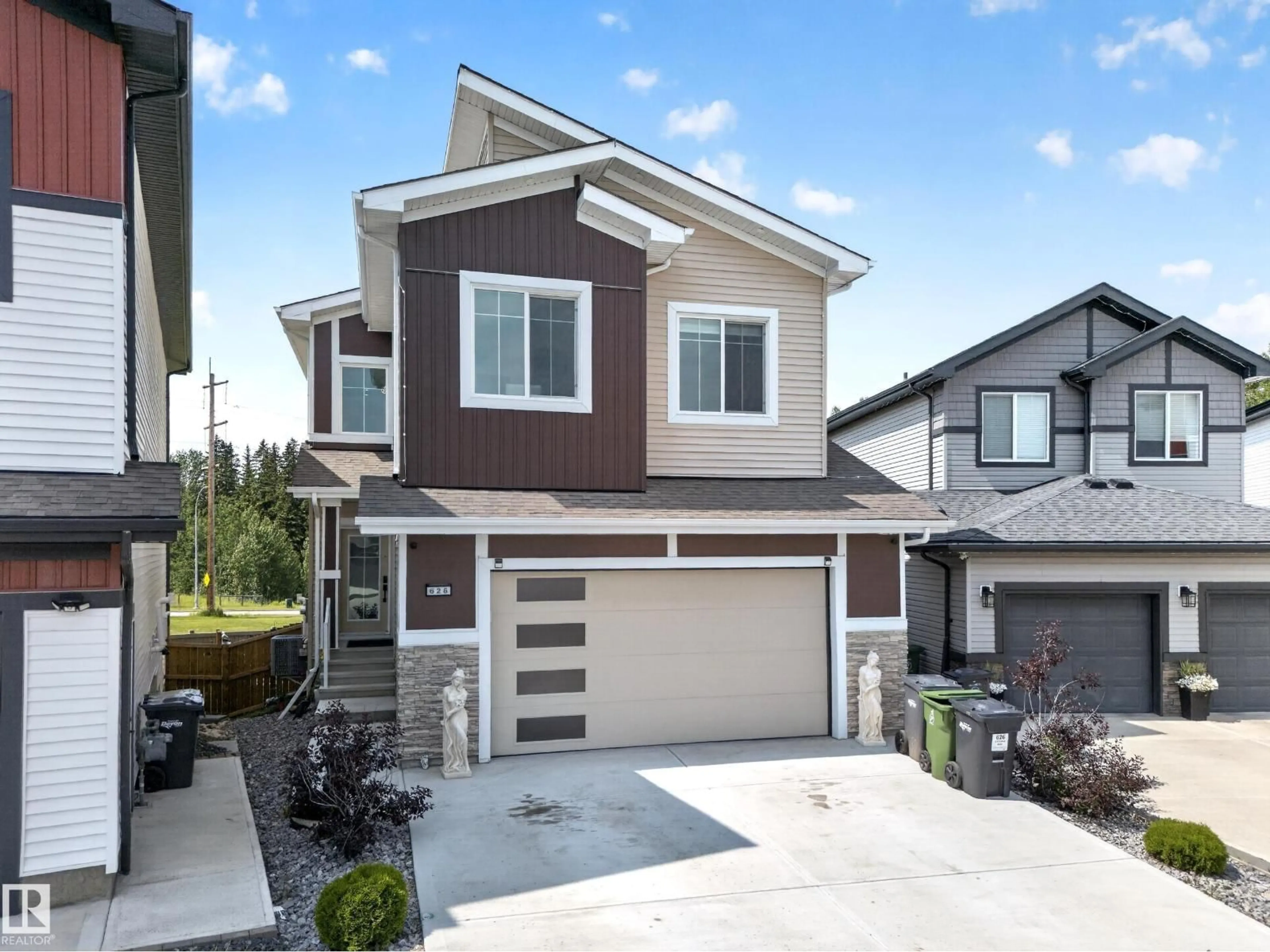 Home with vinyl exterior material, street for 626 ASTORIA WAY, Devon Alberta T9G0M3