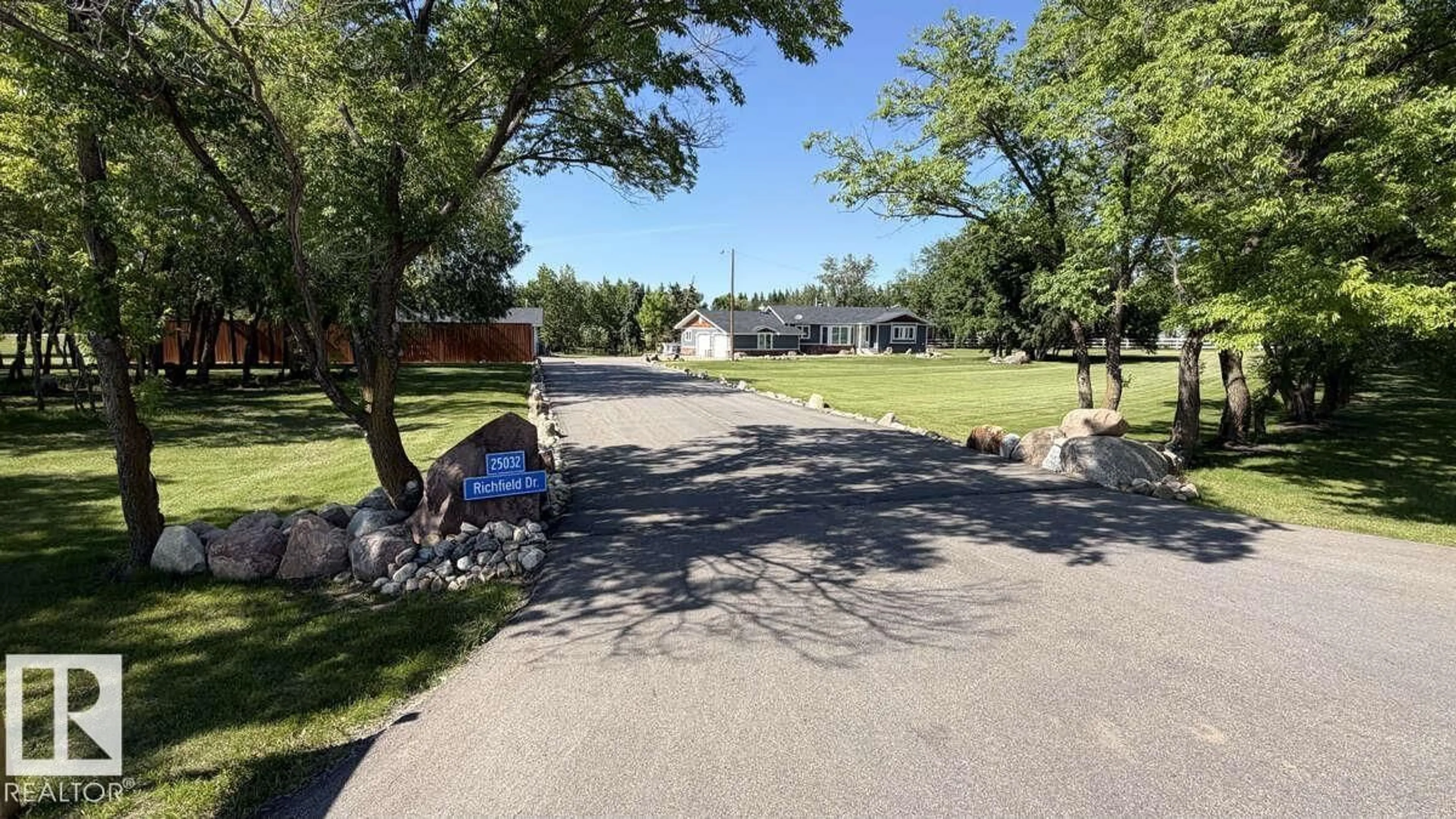 Patio, unknown for 25032 RICHFIELD RD, Rural Sturgeon County Alberta T8T1H8