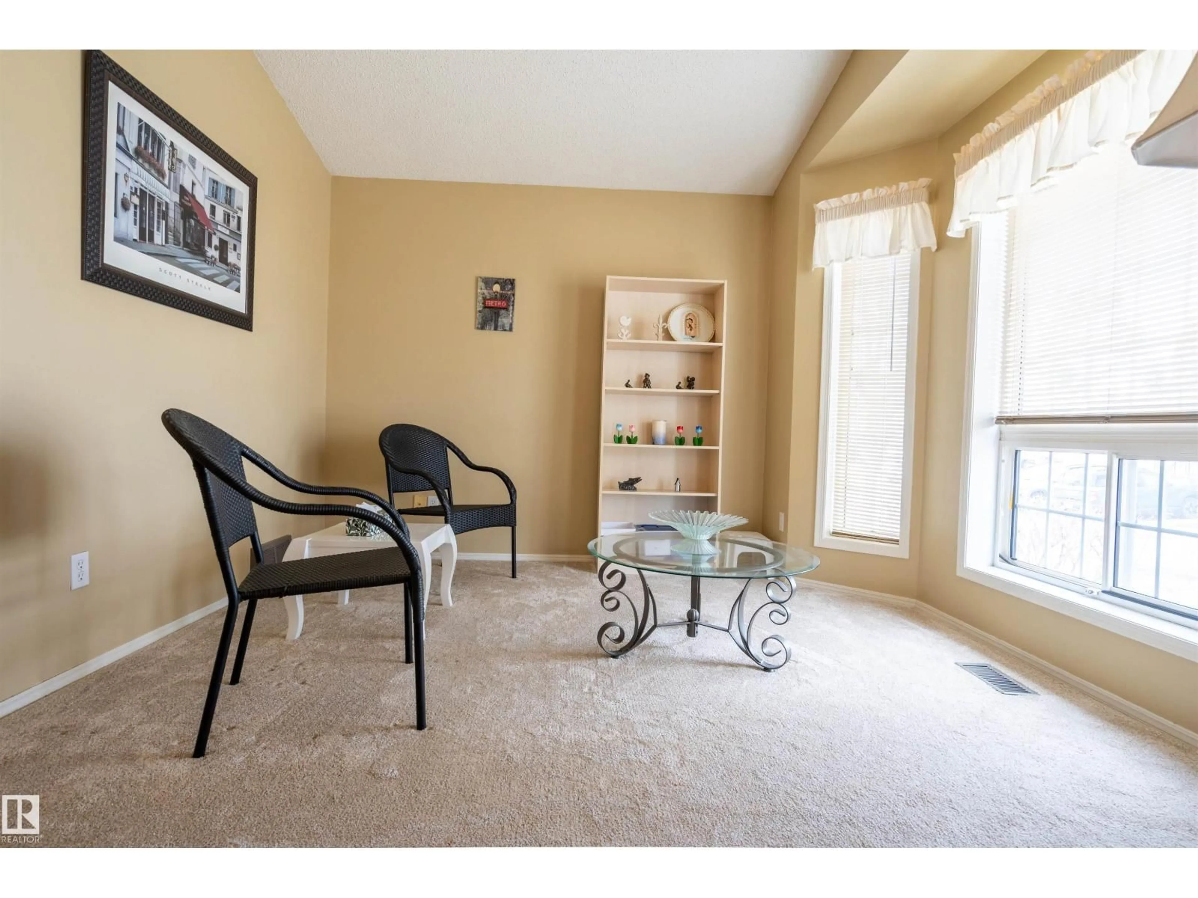 Unknown for 48 3311 58 ST NW, Edmonton Alberta T6L6X3