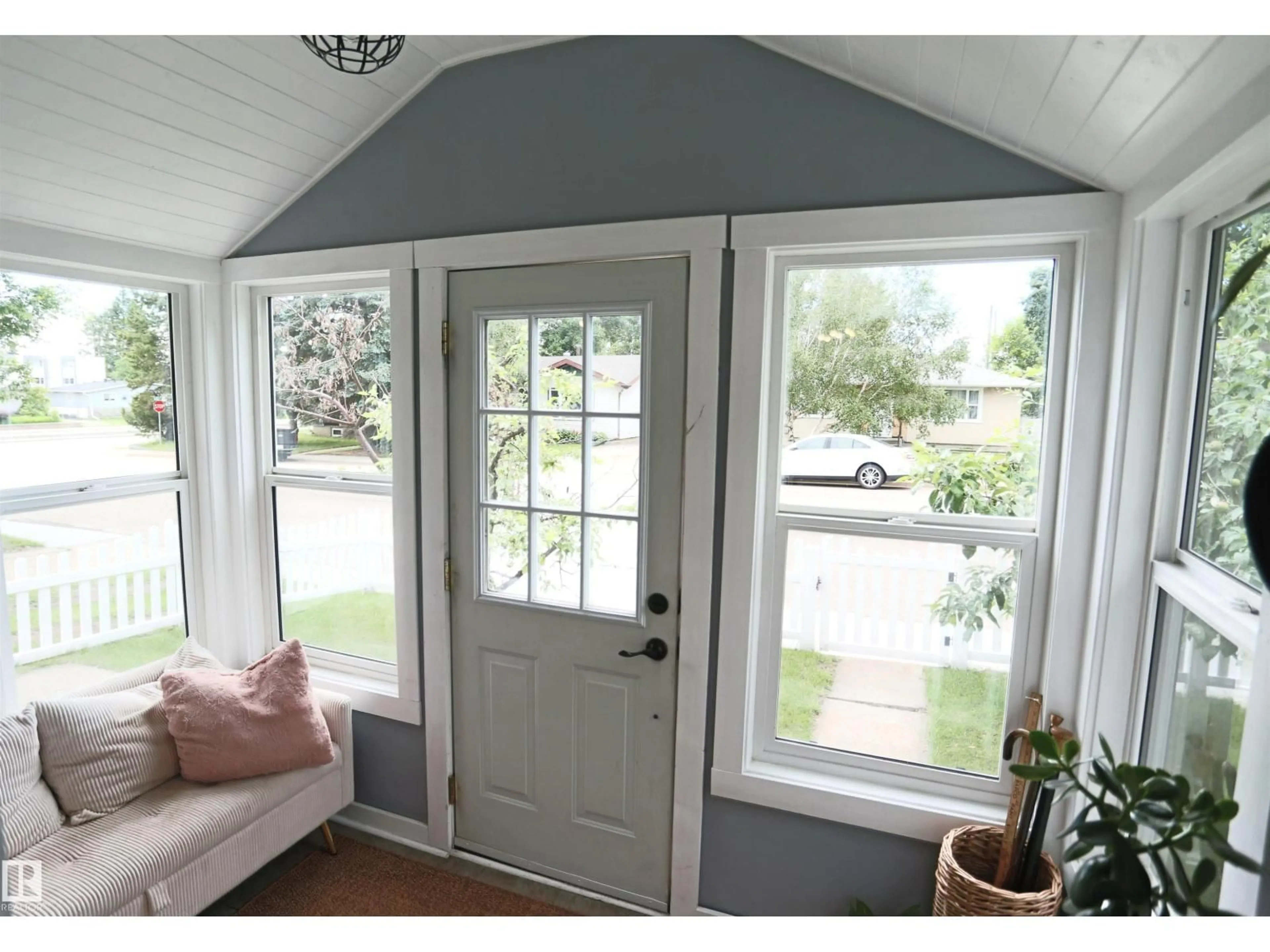 Indoor entryway for 4807 53 AV, Stony Plain Alberta T7Z1C5