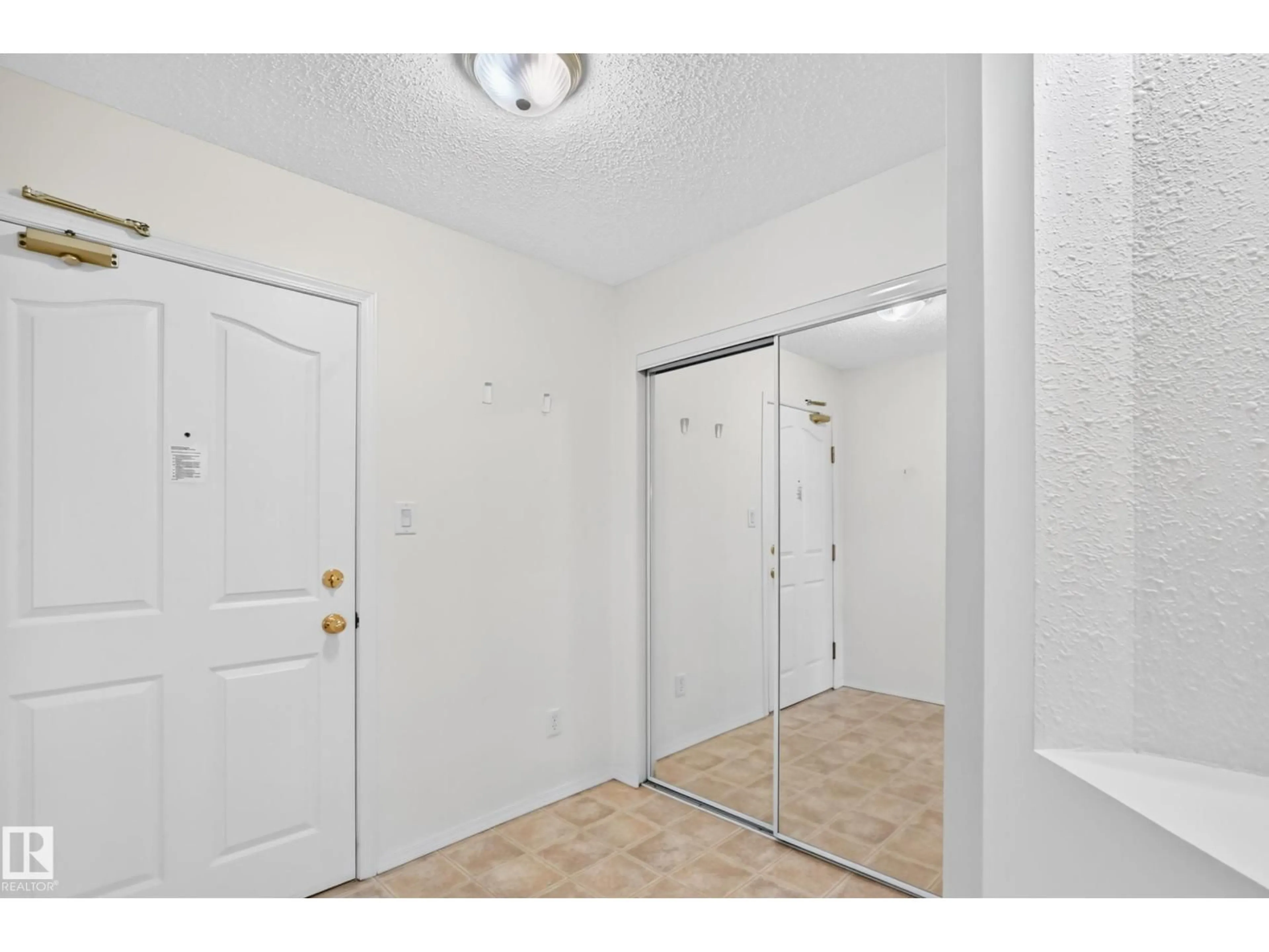 Indoor entryway for 419 FOXHAVEN DR, Sherwood Park Alberta T8A6B6