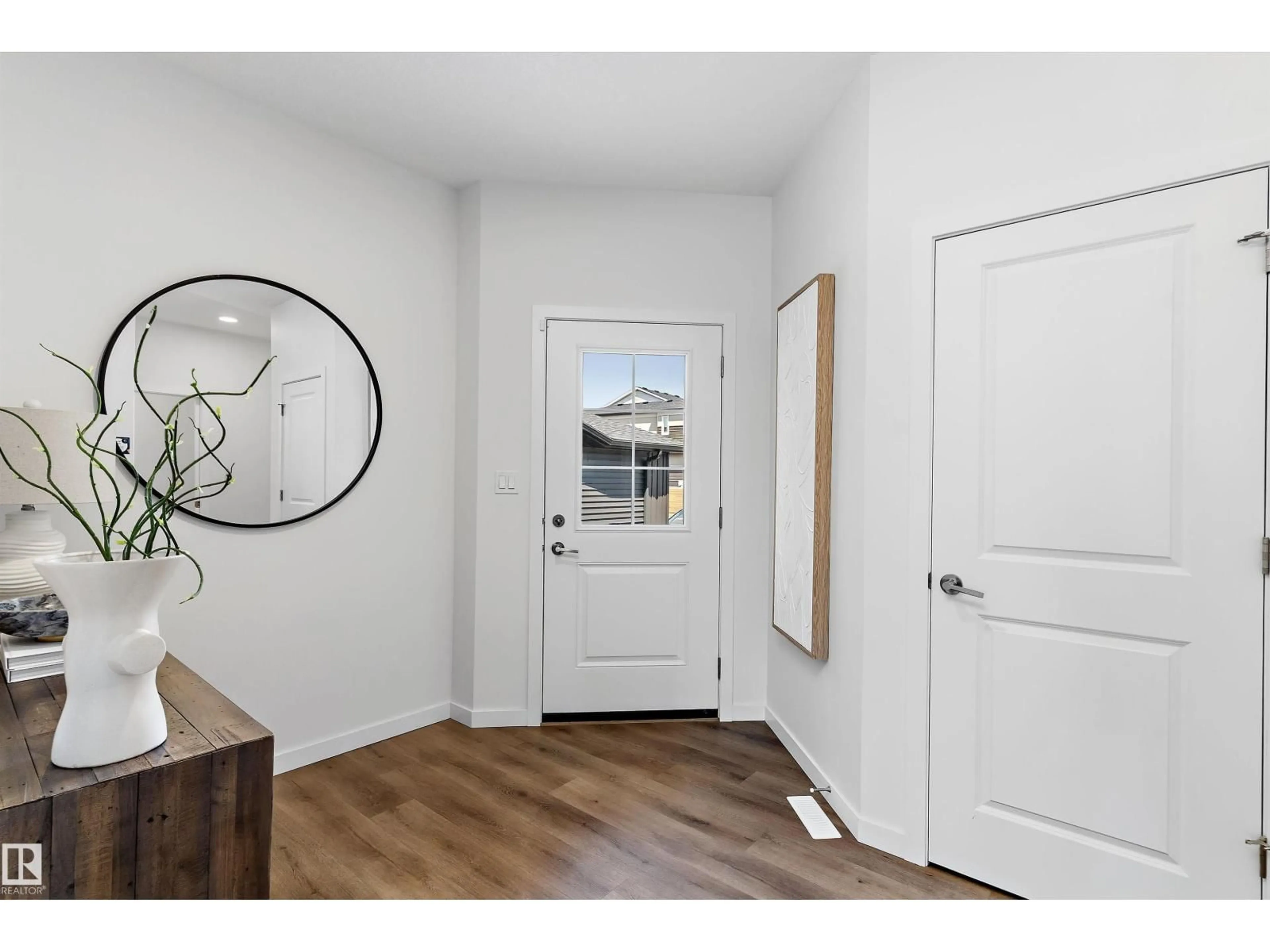 Indoor entryway for NW - 8907 ELVES LO, Edmonton Alberta T6M3G2