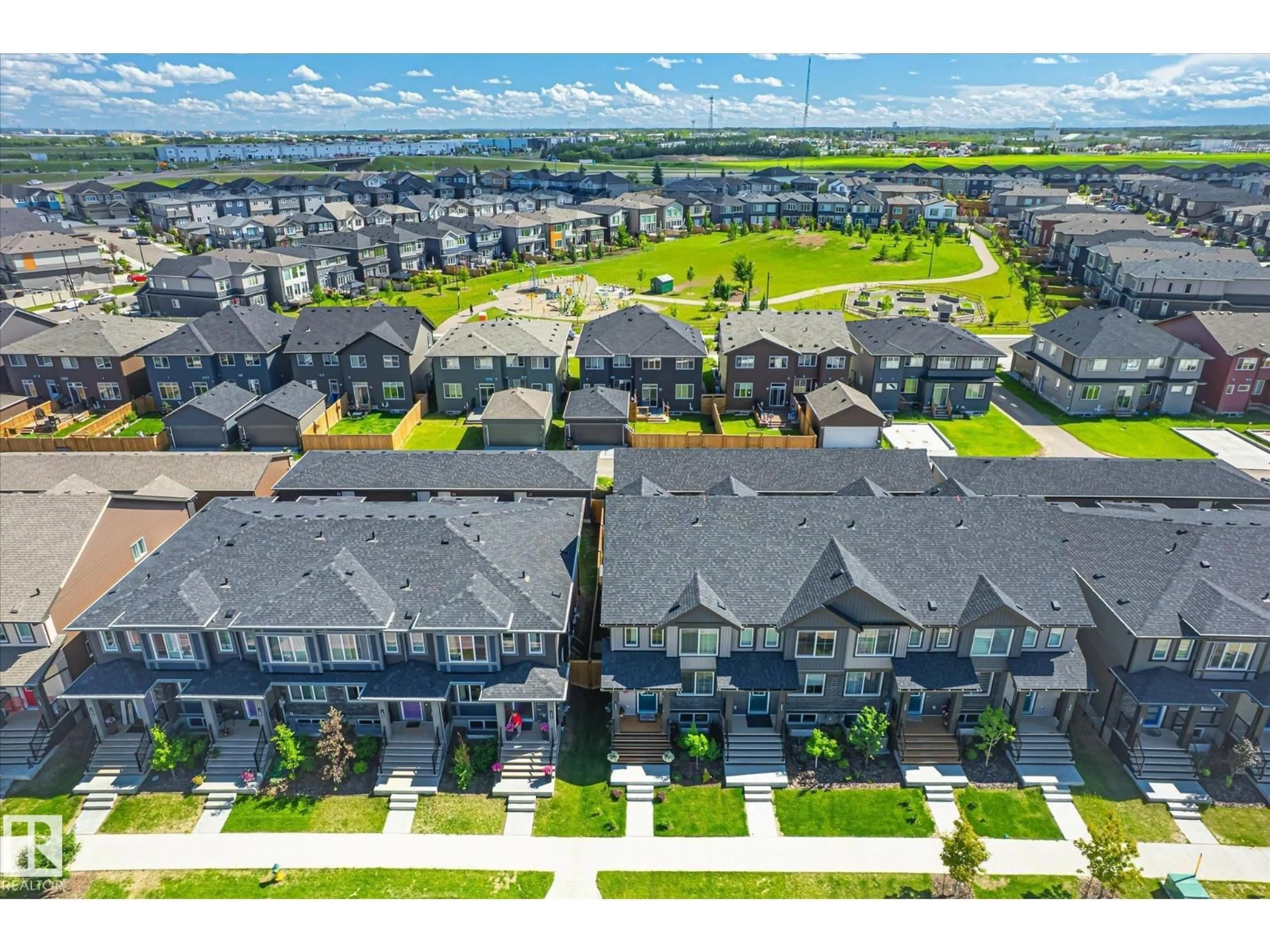 A pic from outside/outdoor area/front of a property/back of a property/a pic from drone, unknown for 173 KINGLET BV, Edmonton Alberta T5S0S6