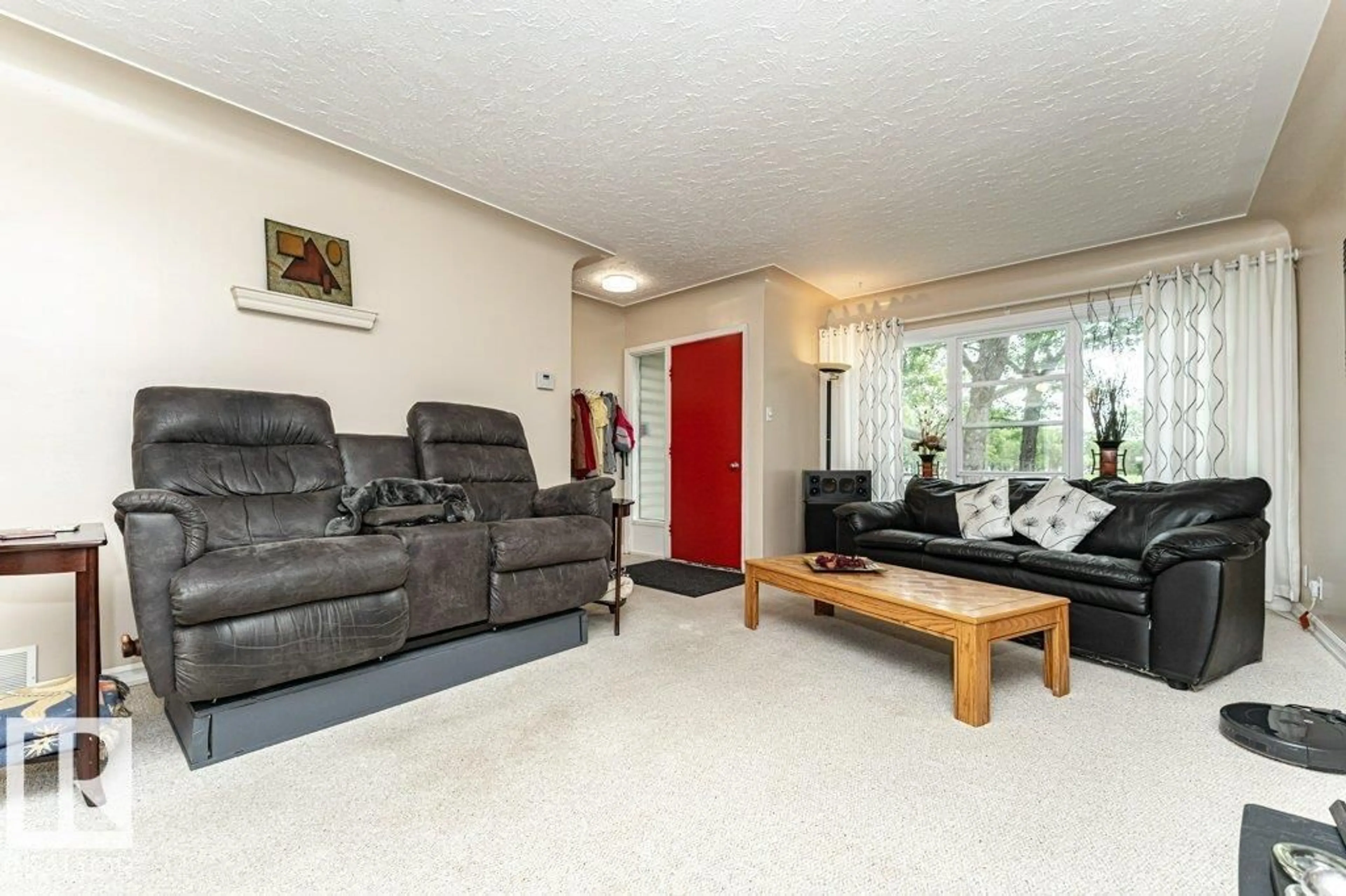 Living room with furniture, unknown for 11544 71 ST, Edmonton Alberta T5B1V9