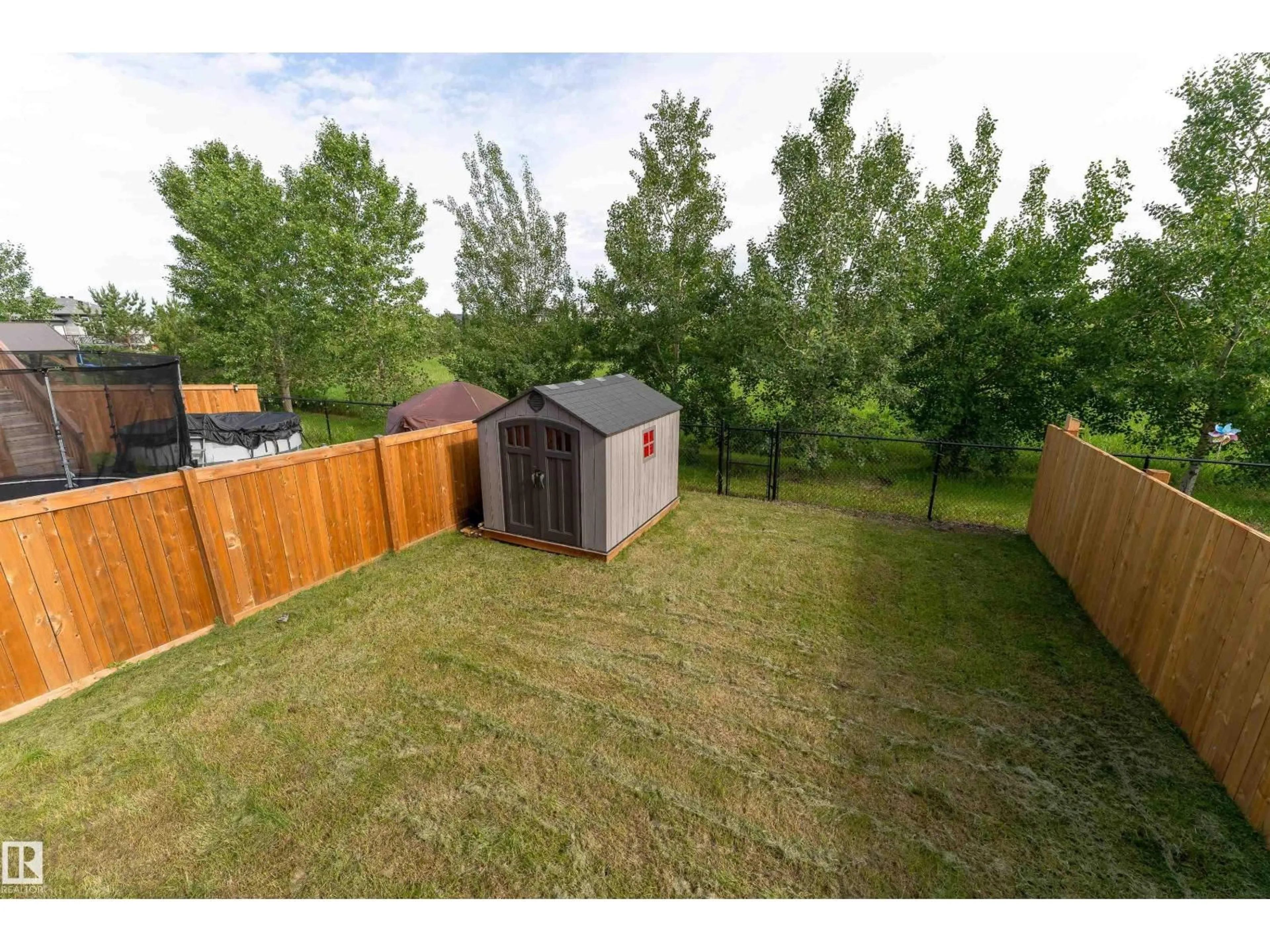 Shed for 584 MEADOWVIEW DR, Fort Saskatchewan Alberta T8L0X1