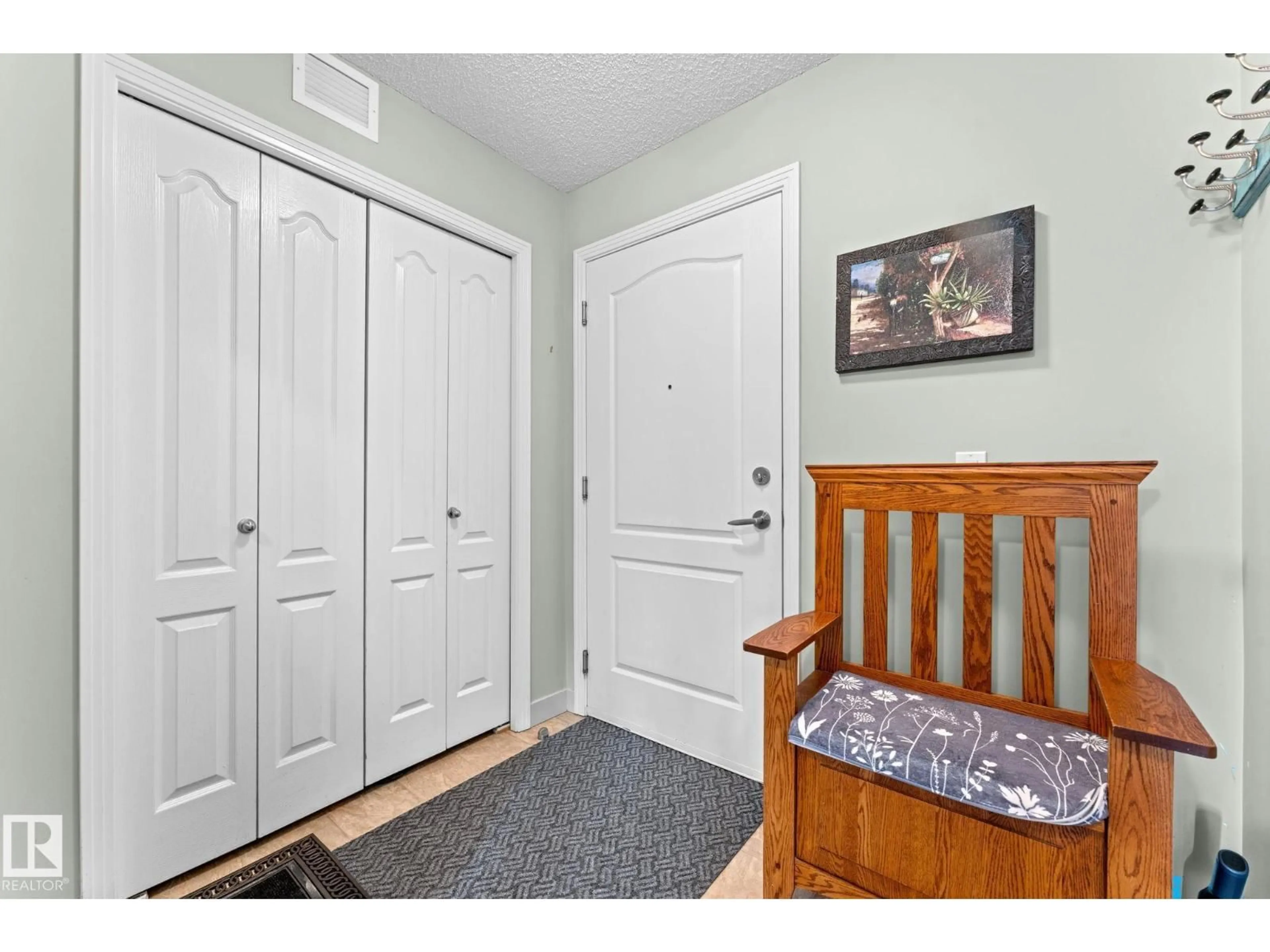 Indoor entryway for #214 - 12650 142 AV, Edmonton Alberta T5X0J4