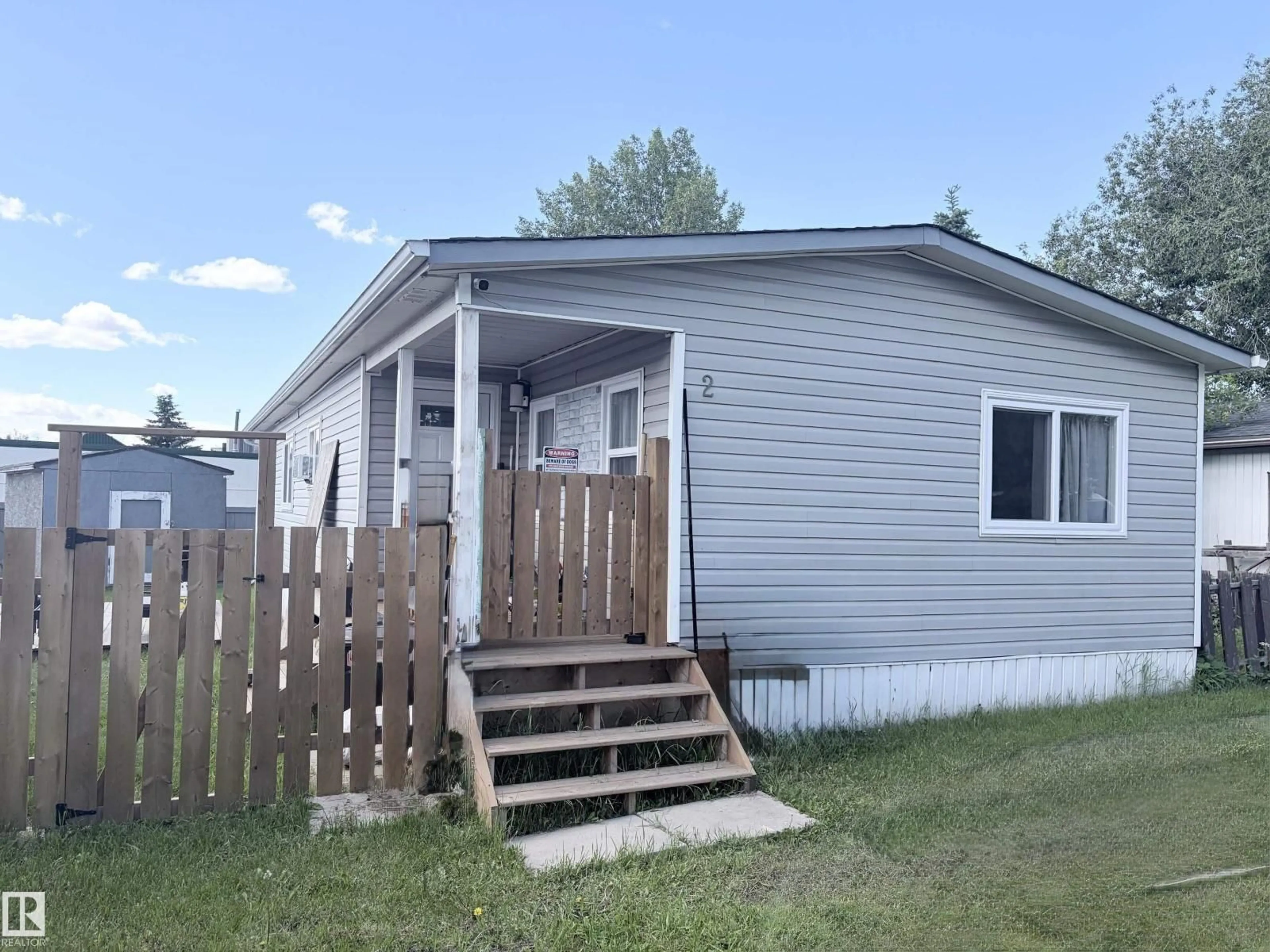 Home with vinyl exterior material, street for 2 ROUND ROAD, Edmonton Alberta T6P1B3