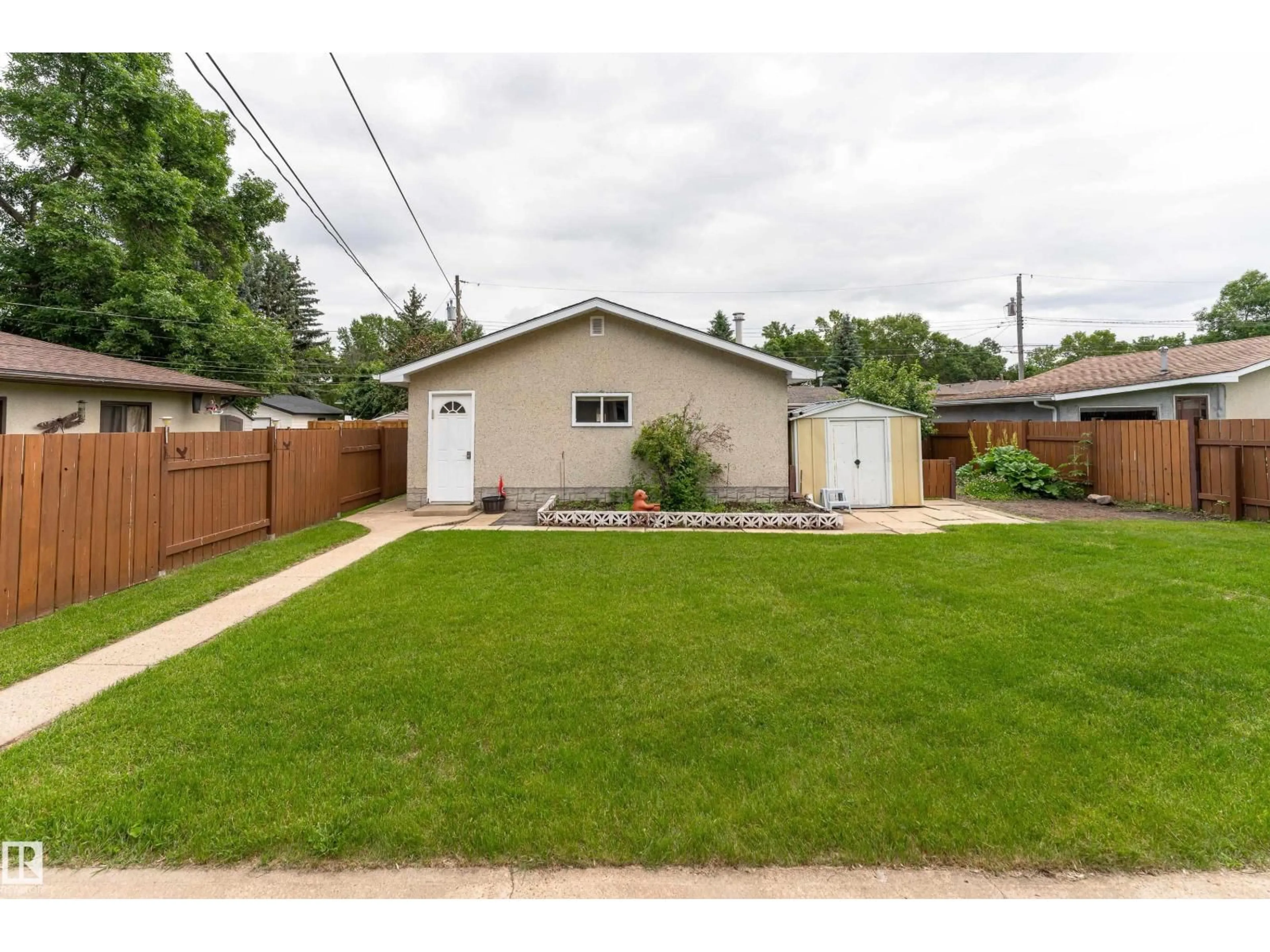 A pic from outside/outdoor area/front of a property/back of a property/a pic from drone, street for 9421 97 ST, Fort Saskatchewan Alberta T8L1S9
