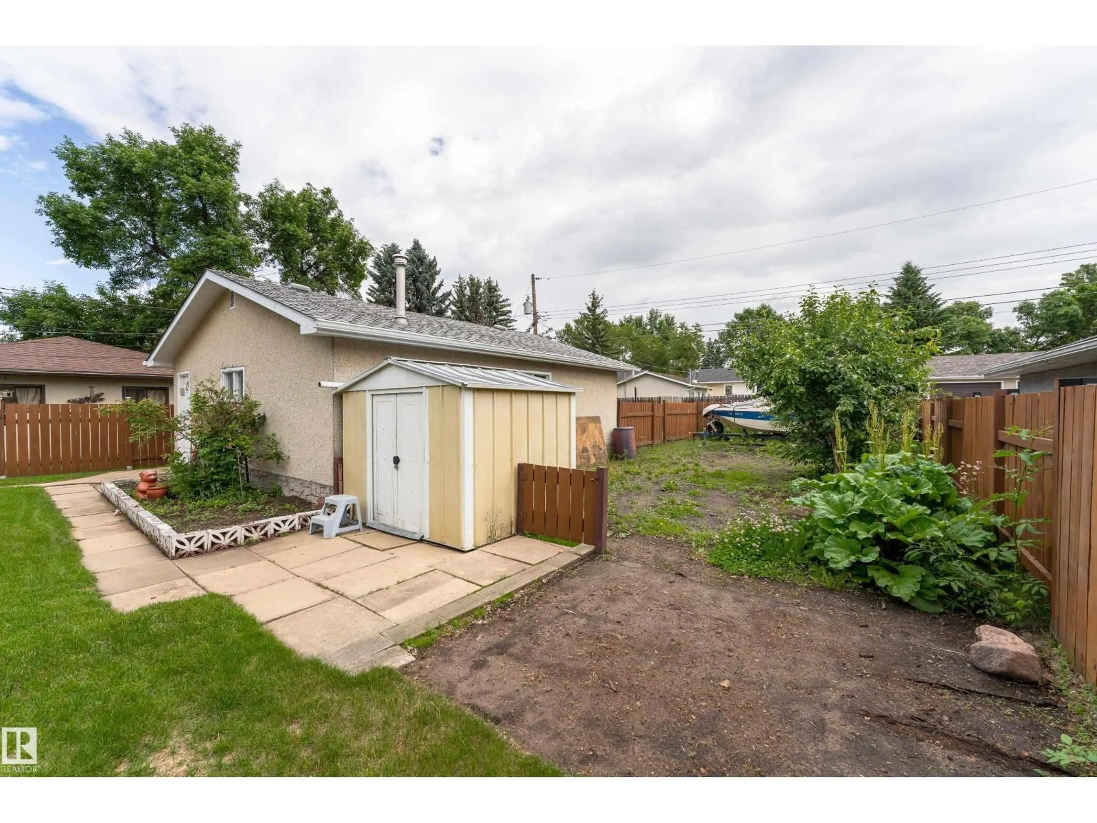 Shed for 9421 97 ST, Fort Saskatchewan Alberta T8L1S9