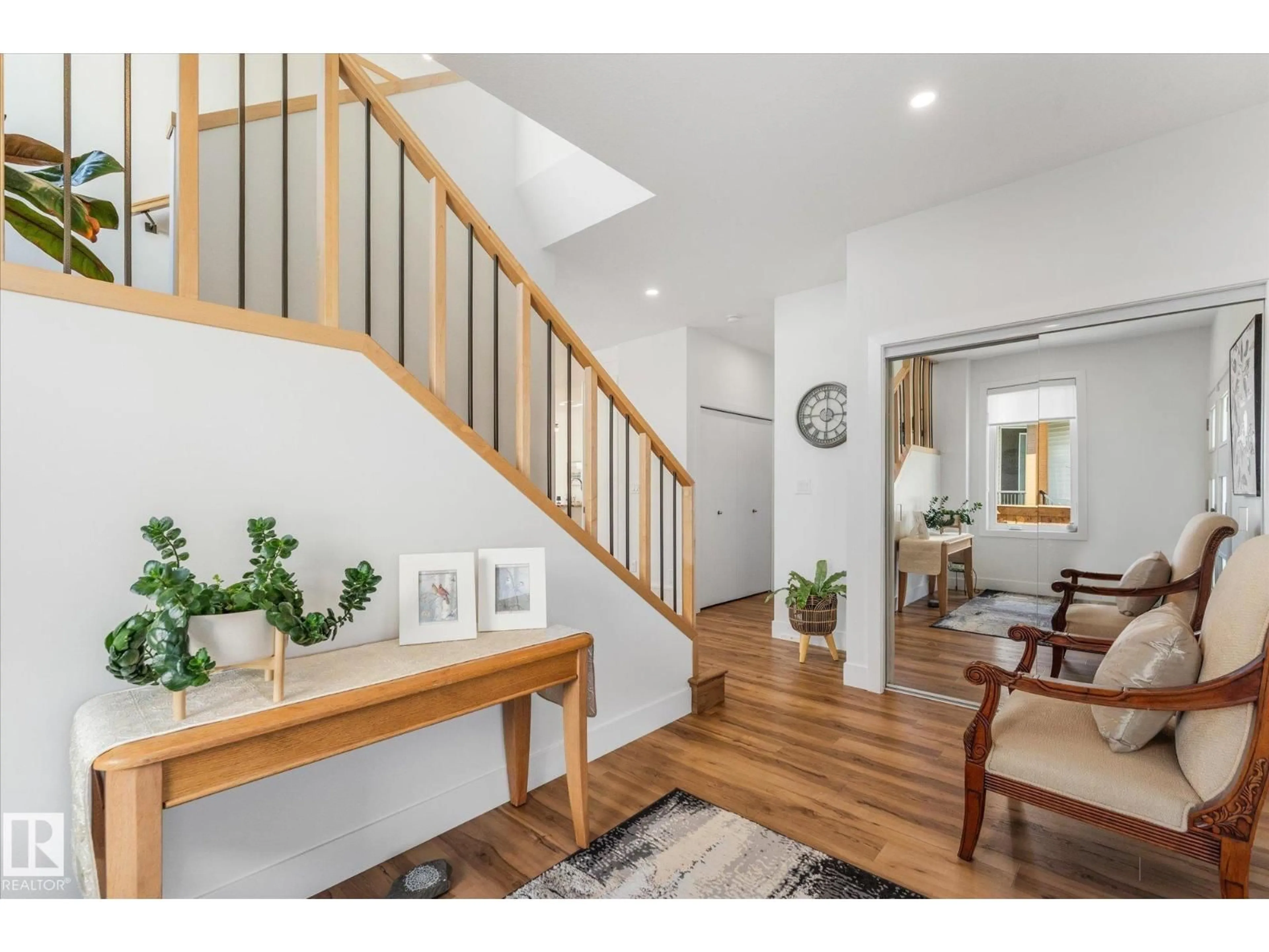 Indoor entryway for 283 SILVERSTONE CR, Stony Plain Alberta T7Z0E8