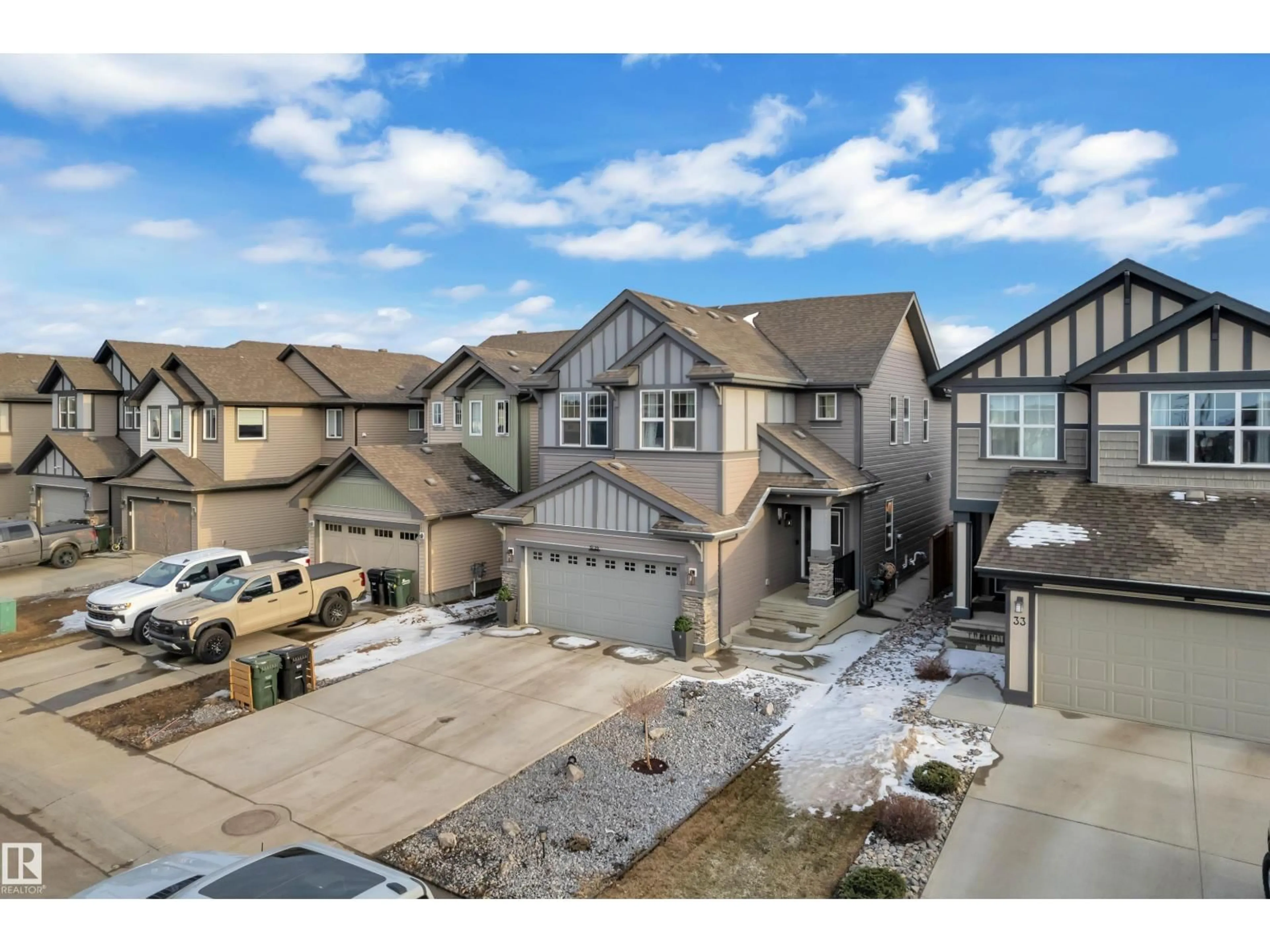 A pic from outside/outdoor area/front of a property/back of a property/a pic from drone, street for 29 SUNLAND WY, Sherwood Park Alberta T8H0Z4