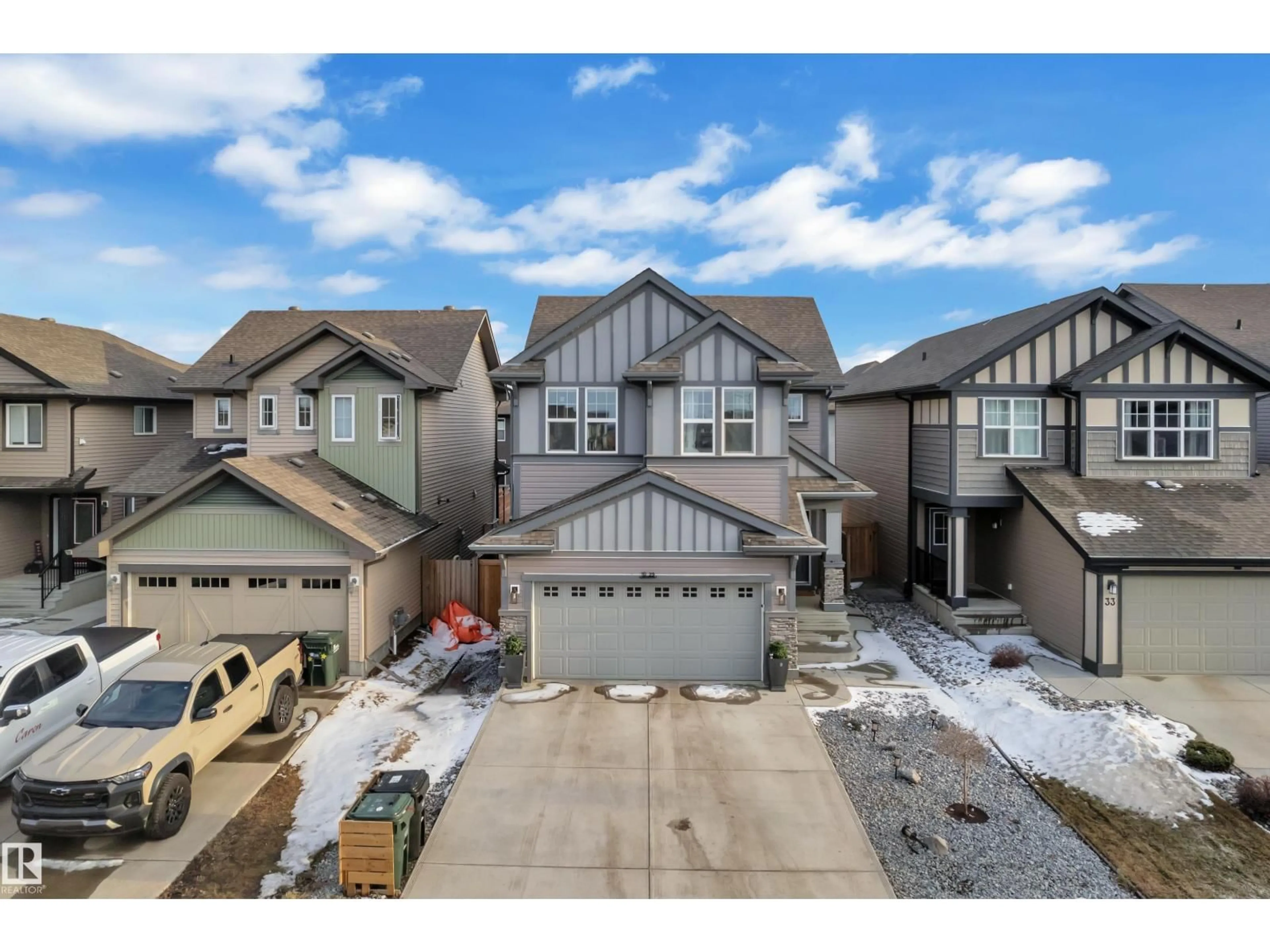 A pic from outside/outdoor area/front of a property/back of a property/a pic from drone, street for 29 SUNLAND WY, Sherwood Park Alberta T8H0Z4