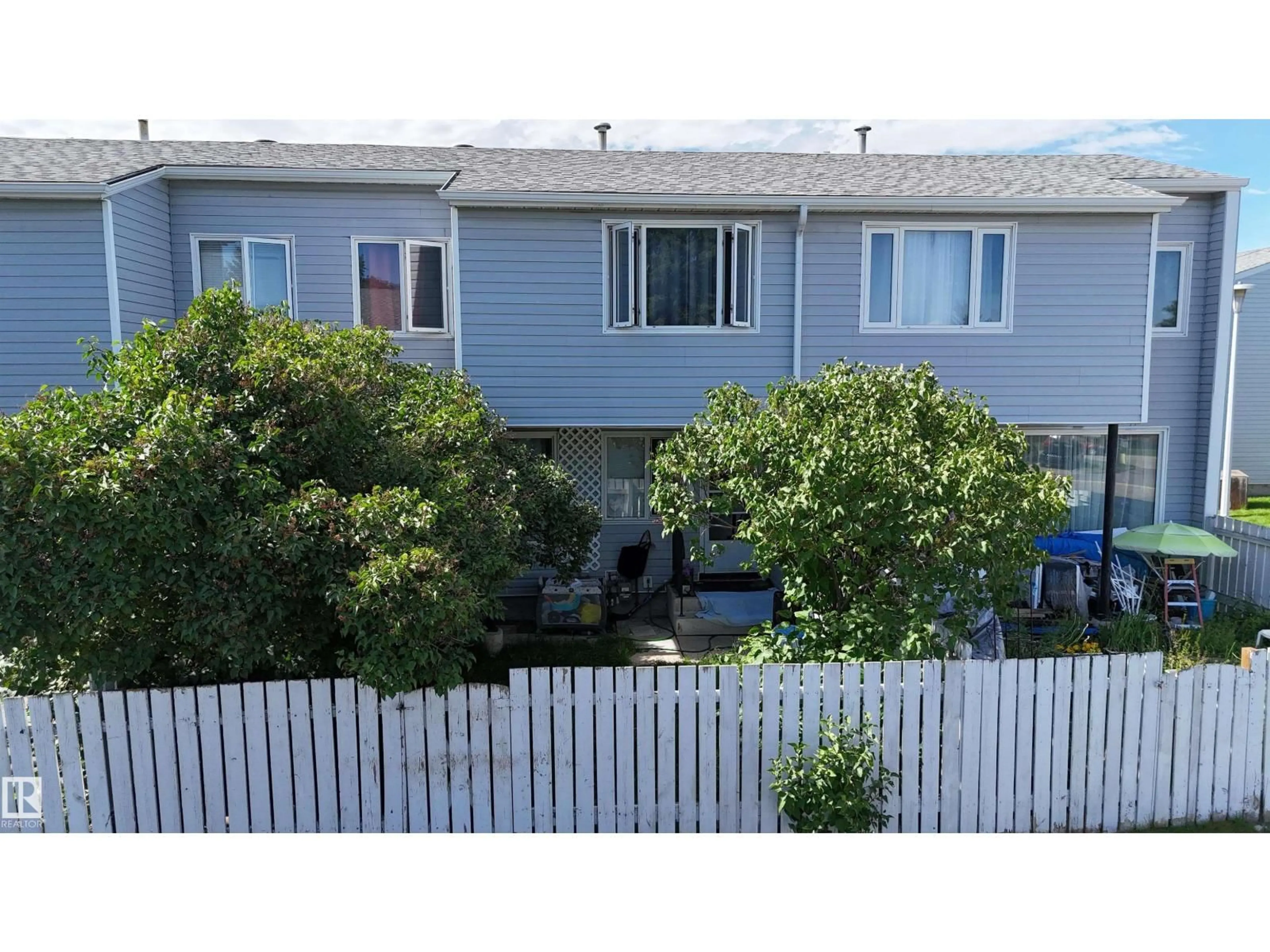 A pic from outside/outdoor area/front of a property/back of a property/a pic from drone, street for NW - 21 AMBERLY CO, Edmonton Alberta T6R3A3