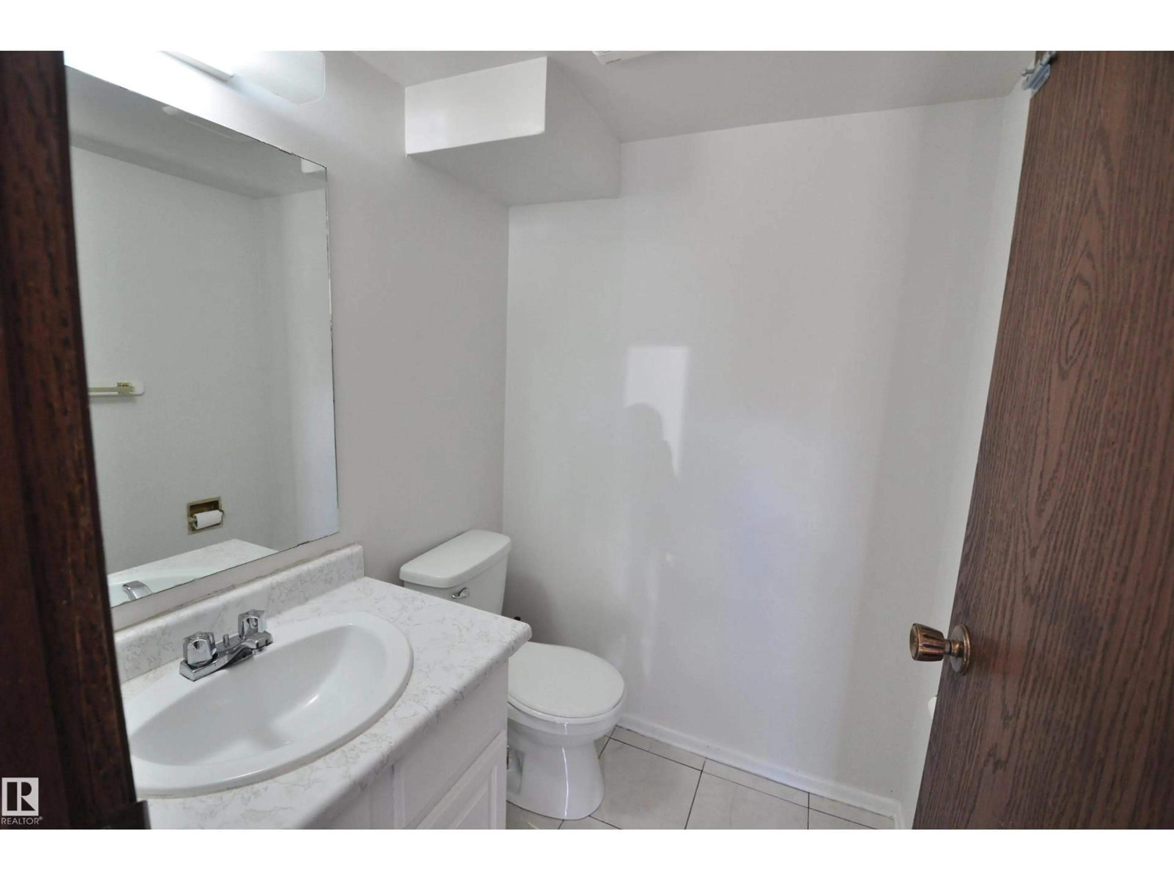 Standard bathroom, ceramic/tile floor for 617 MILLBOURNE RD E NW, Edmonton Alberta T6X3N3