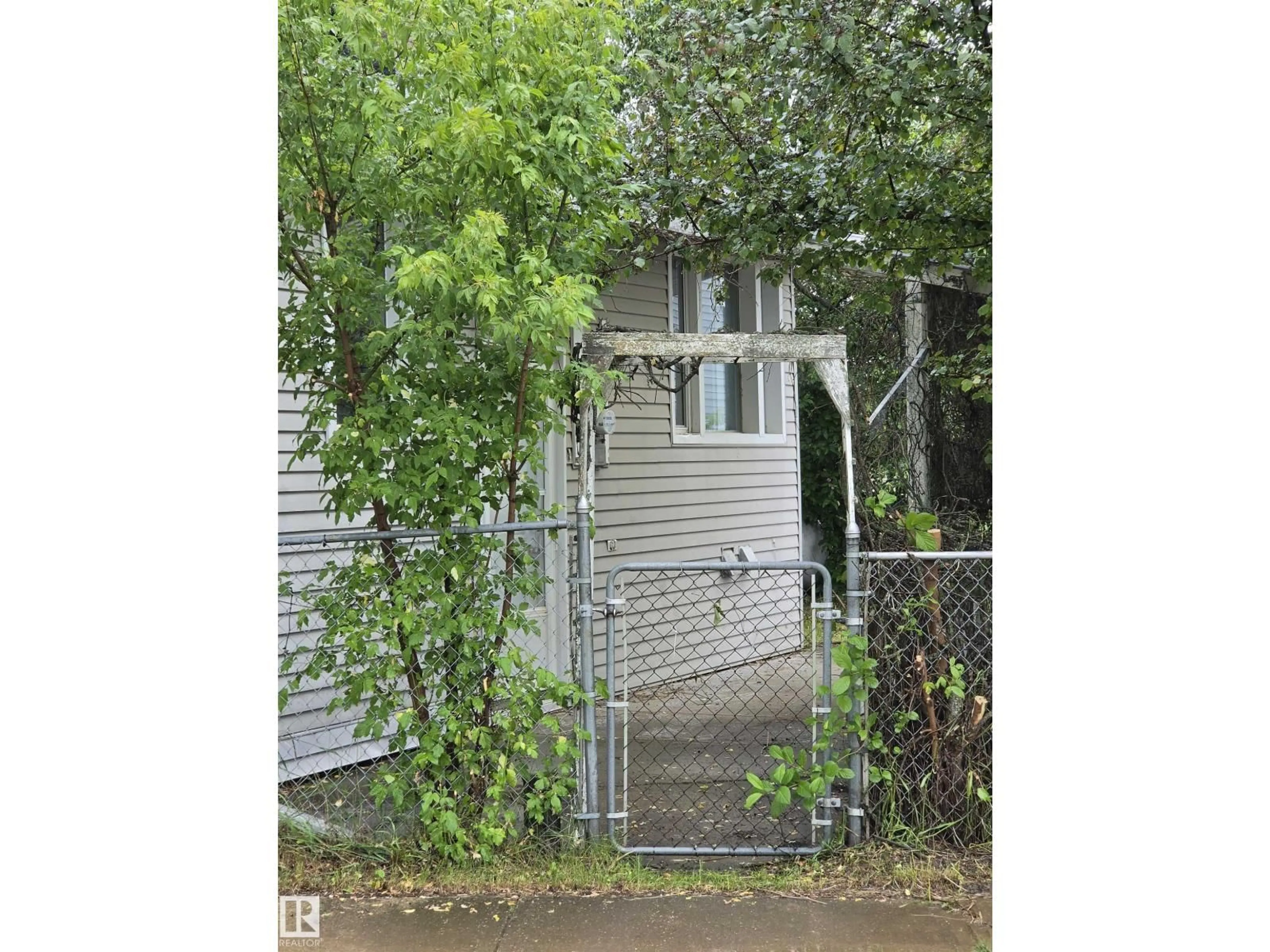 Shed for 5007 51 AV, Newbrook Alberta T0A2P0