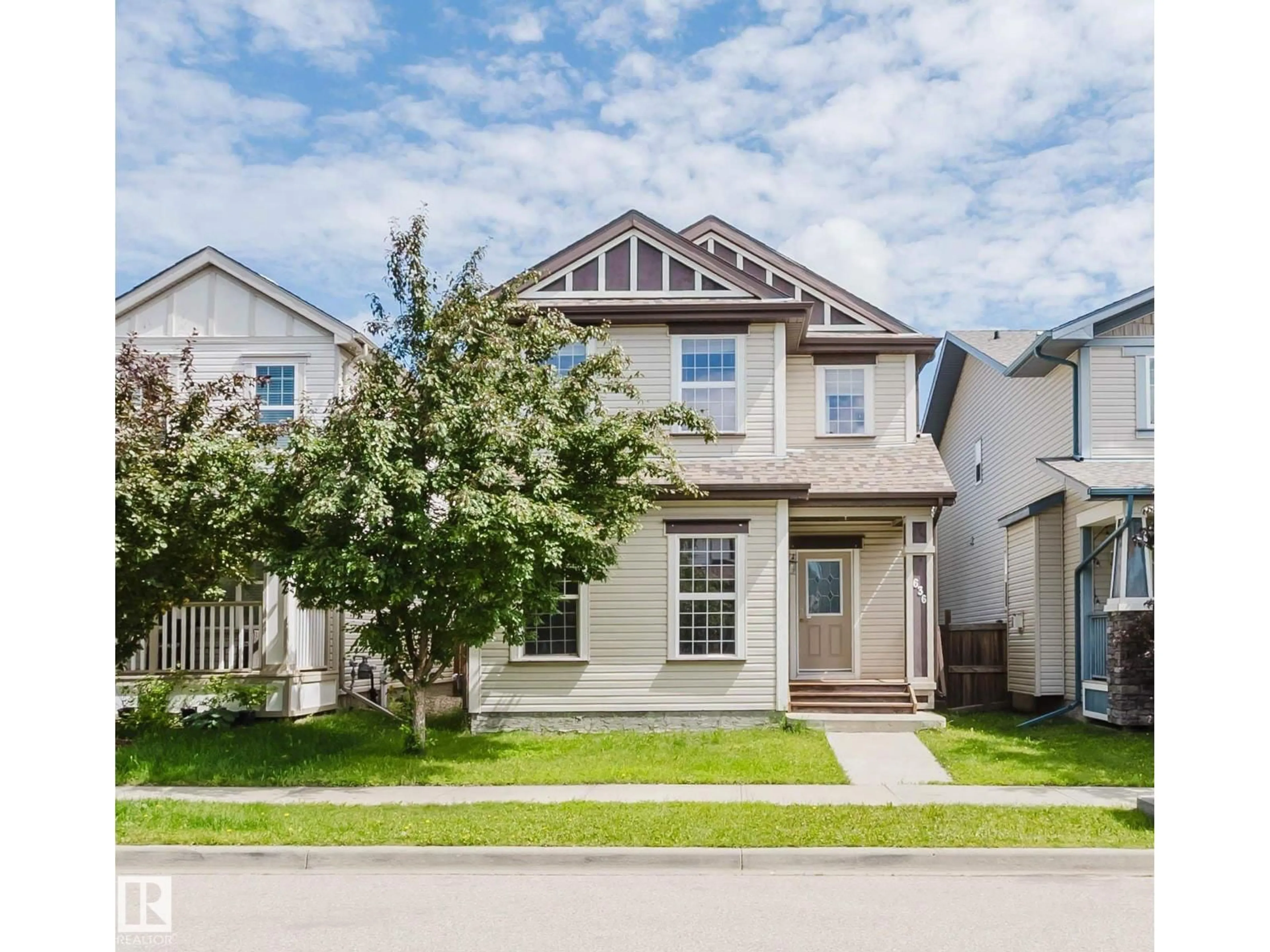Home with vinyl exterior material, street for NW - 636 MCDONOUGH LINK, Edmonton Alberta T5Y0M9