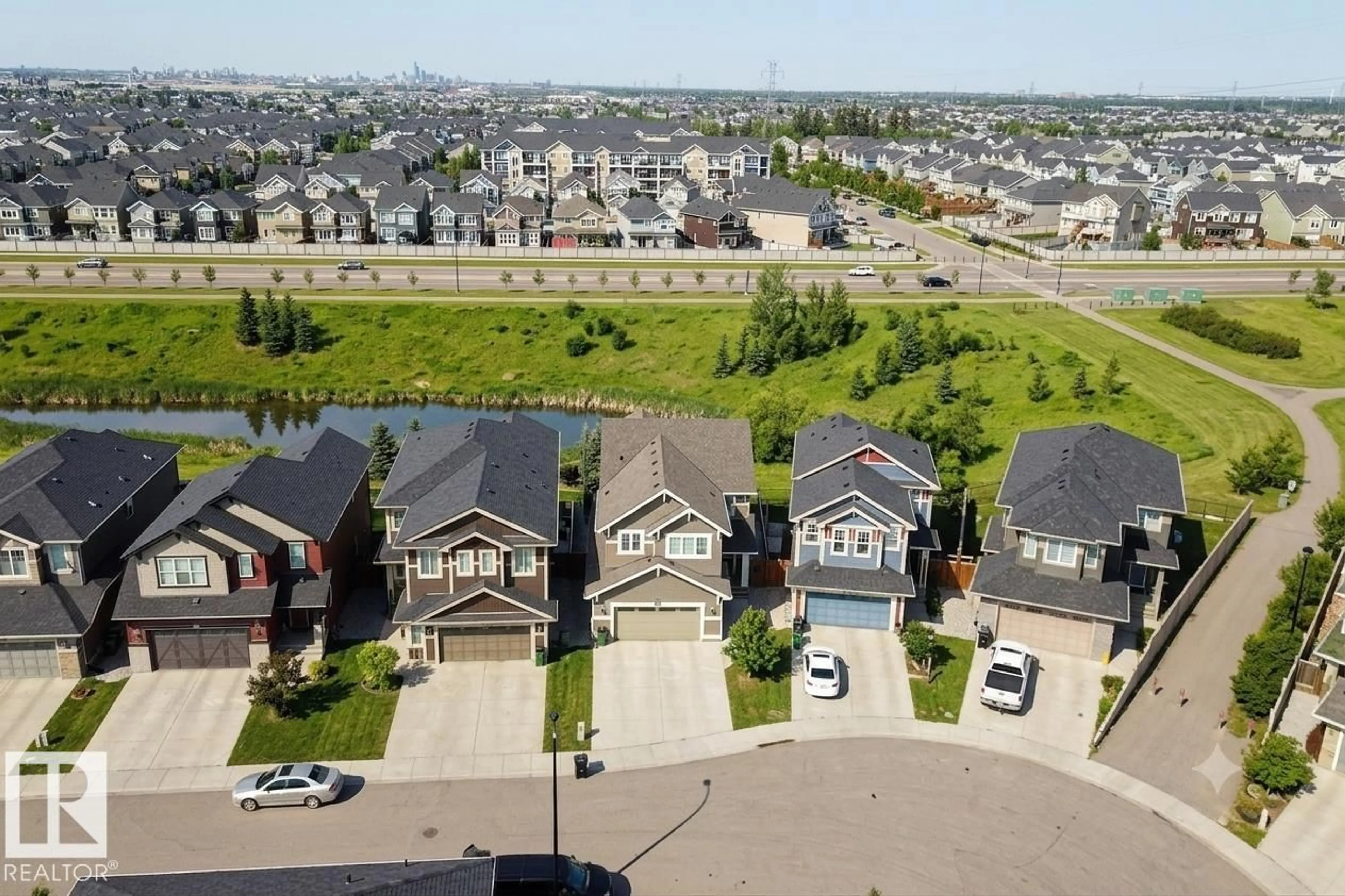 A pic from outside/outdoor area/front of a property/back of a property/a pic from drone, unknown for 4343 CRABAPPLE CR, Edmonton Alberta T6X1W5