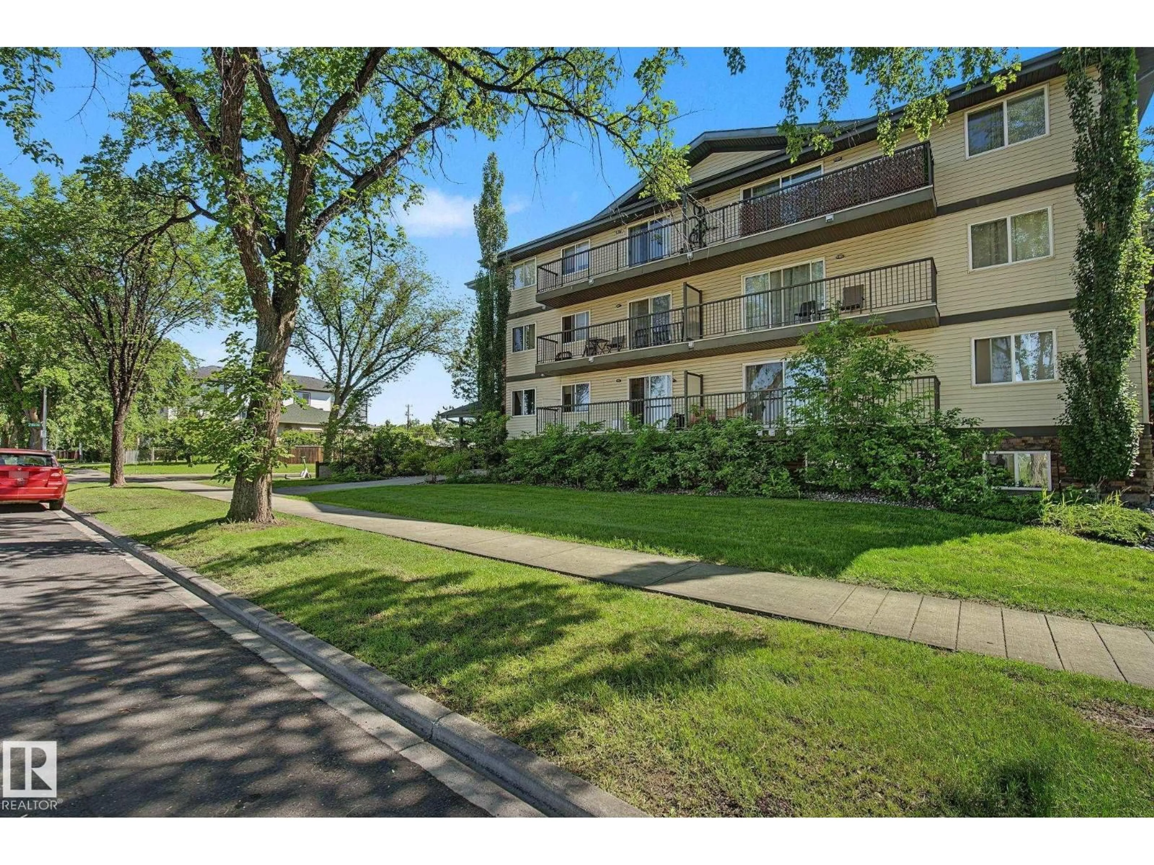 Patio, unknown for #202 - 11935 106ST NW, Edmonton Alberta T5G2R4