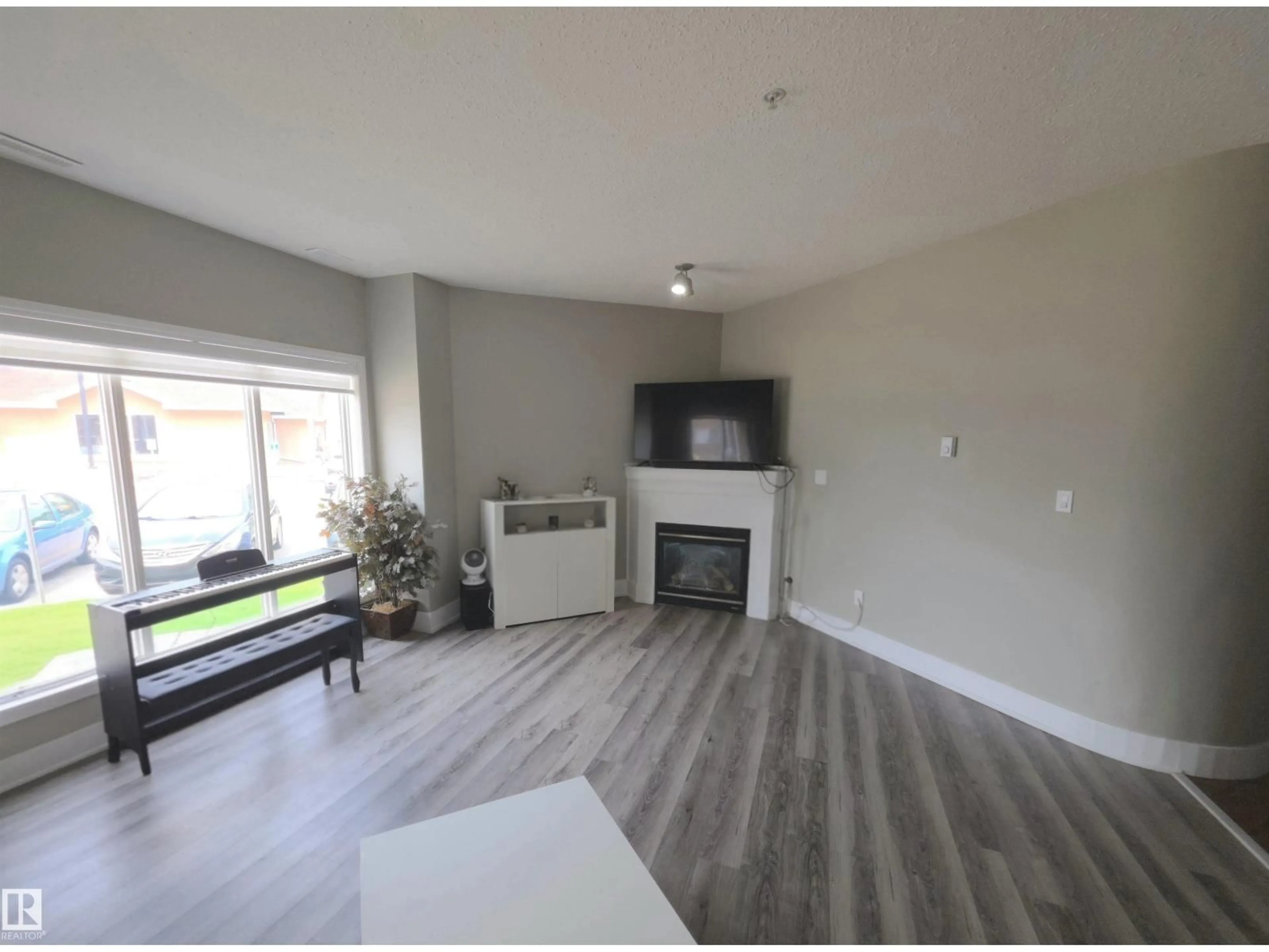 A pic of a room for #104 - 4312 139 AV, Edmonton Alberta T6T1E7