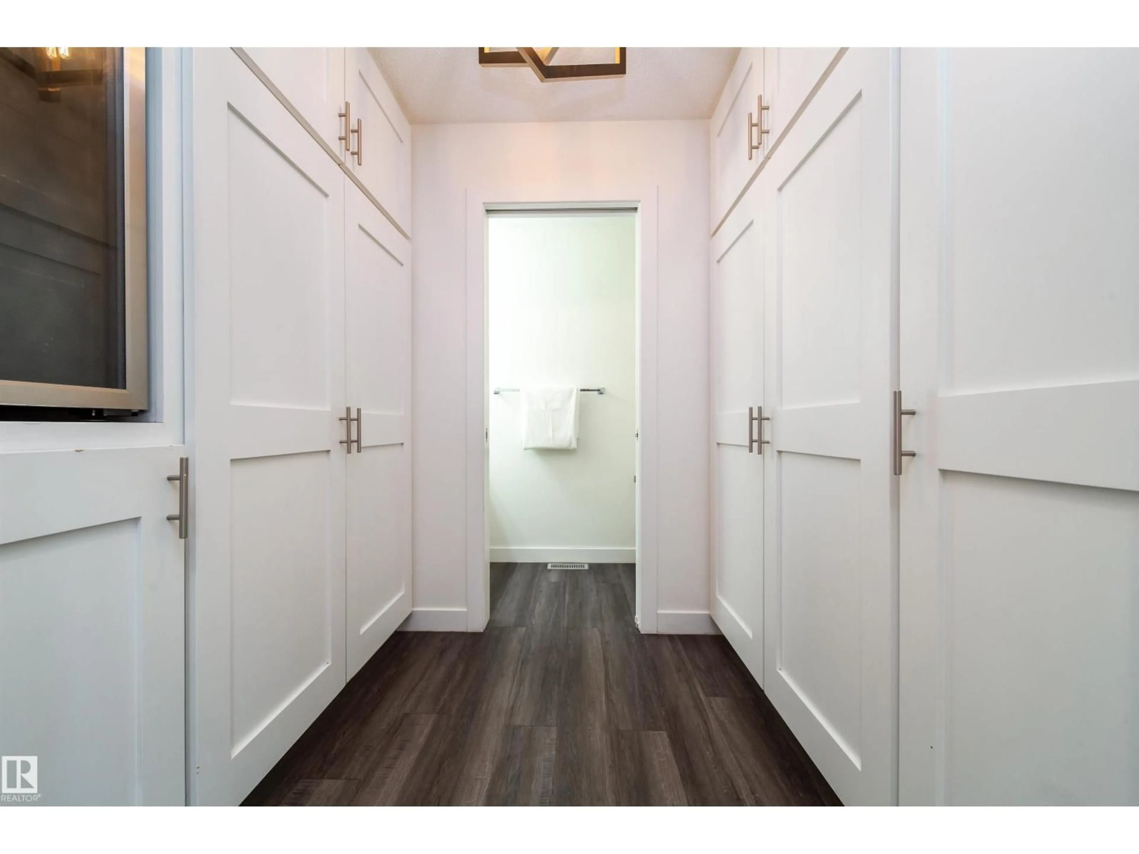 Indoor entryway for 8916 217 ST, Edmonton Alberta T5T7C4