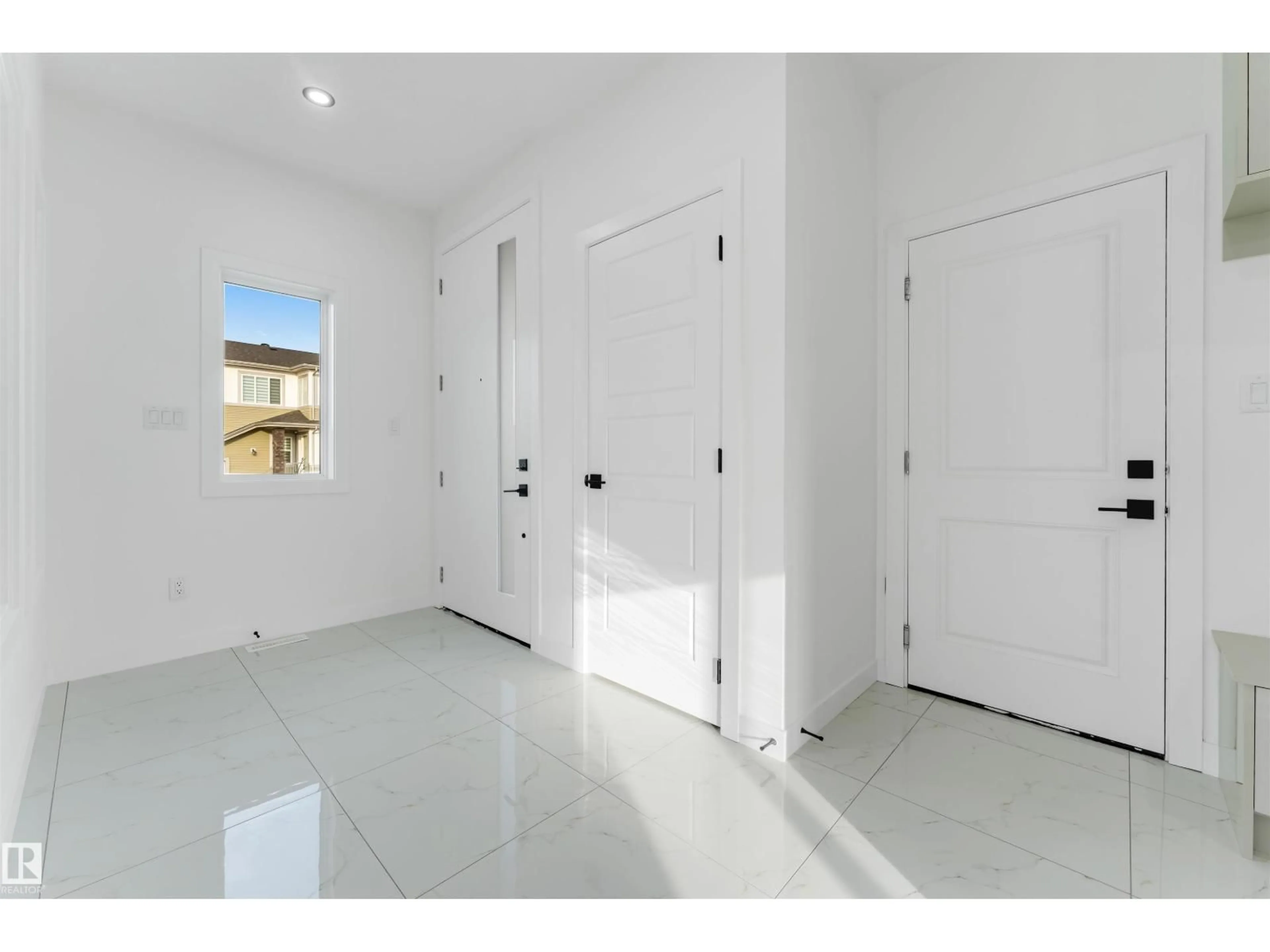 Indoor entryway for NE - 1536 64 AVE, Rural Leduc County Alberta T4X3C8