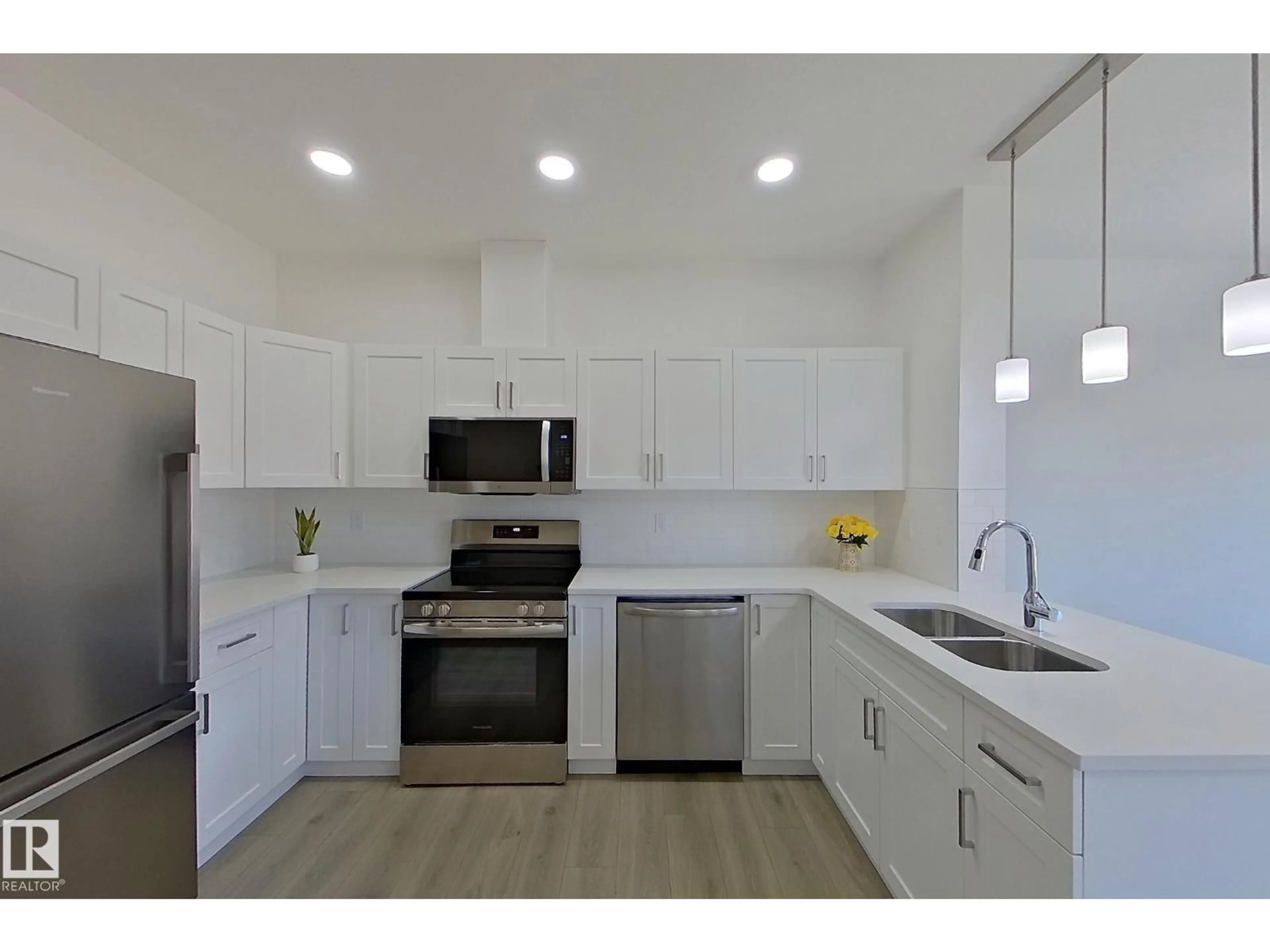 Standard kitchen, unknown for 54 - 2710 66 ST, Edmonton Alberta T6H3H4
