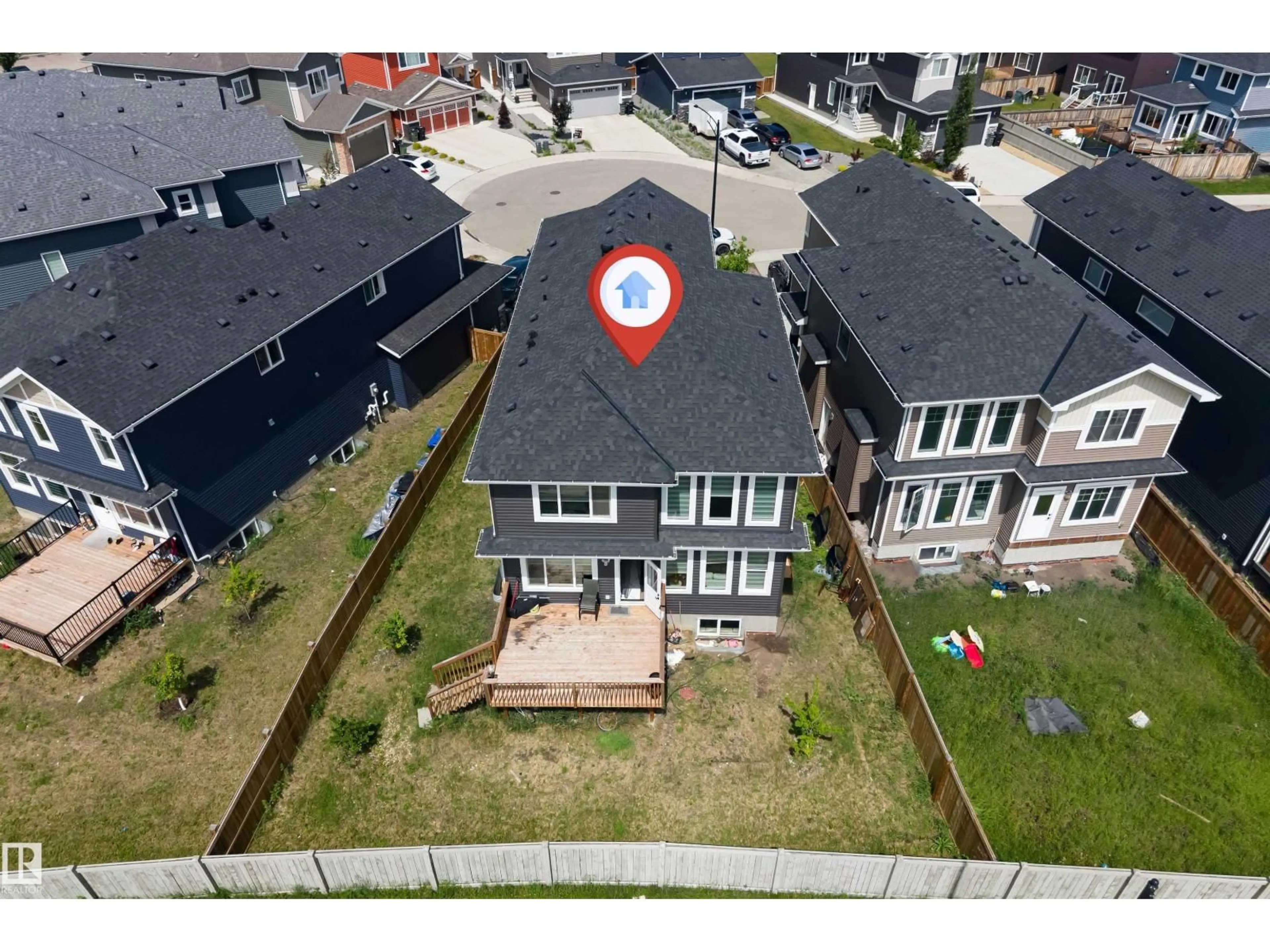 A pic from outside/outdoor area/front of a property/back of a property/a pic from drone, street for 715 EBBERS PL, Edmonton Alberta T5Y3V3