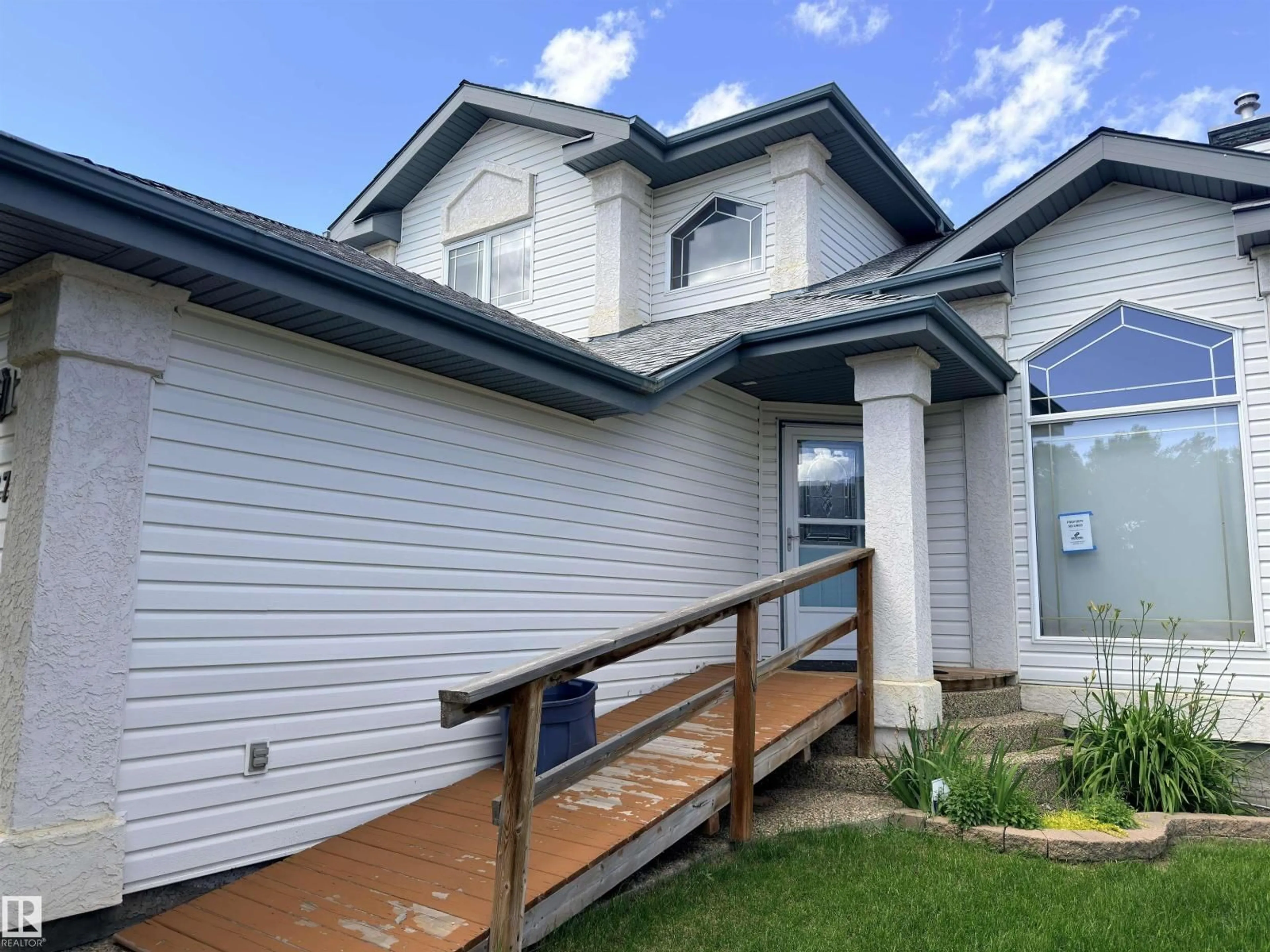 Home with vinyl exterior material, unknown for 727 BALFOUR CL, Edmonton Alberta T5T6H7