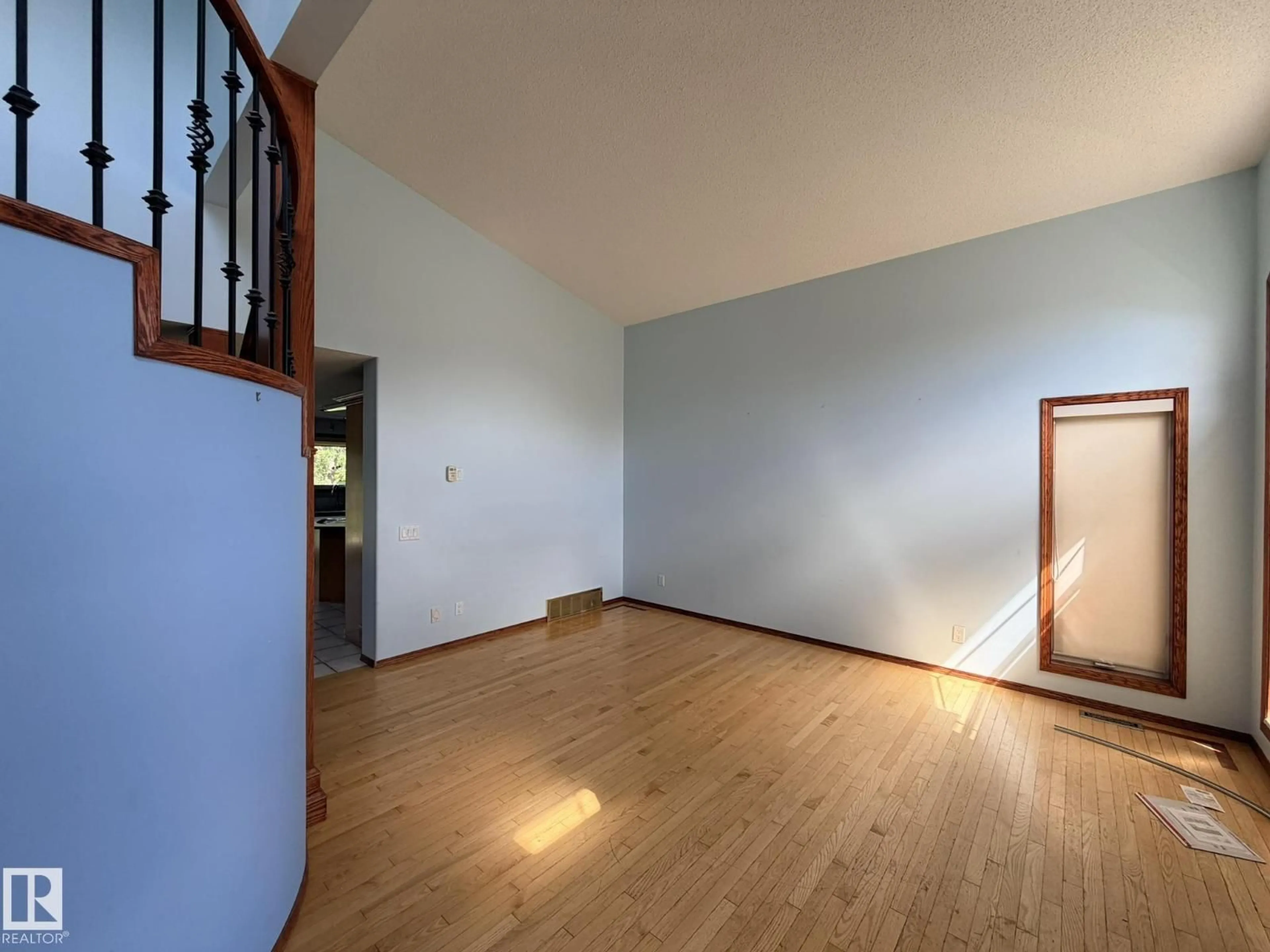 A pic of a room for 727 BALFOUR CL, Edmonton Alberta T5T6H7