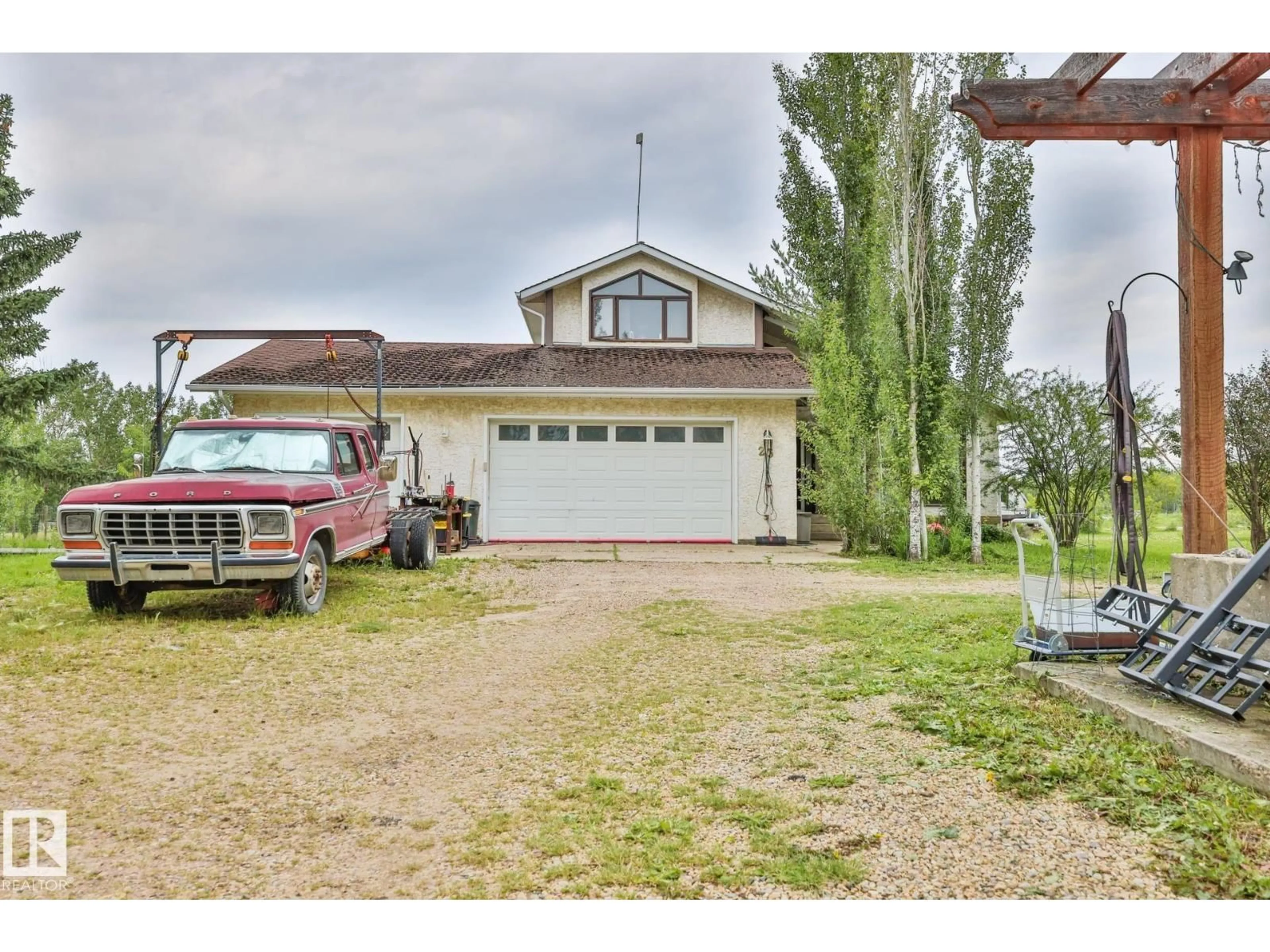 Unknown for 50302 - 3050 RGE RD 244A, Rural Leduc County Alberta T4X0P4