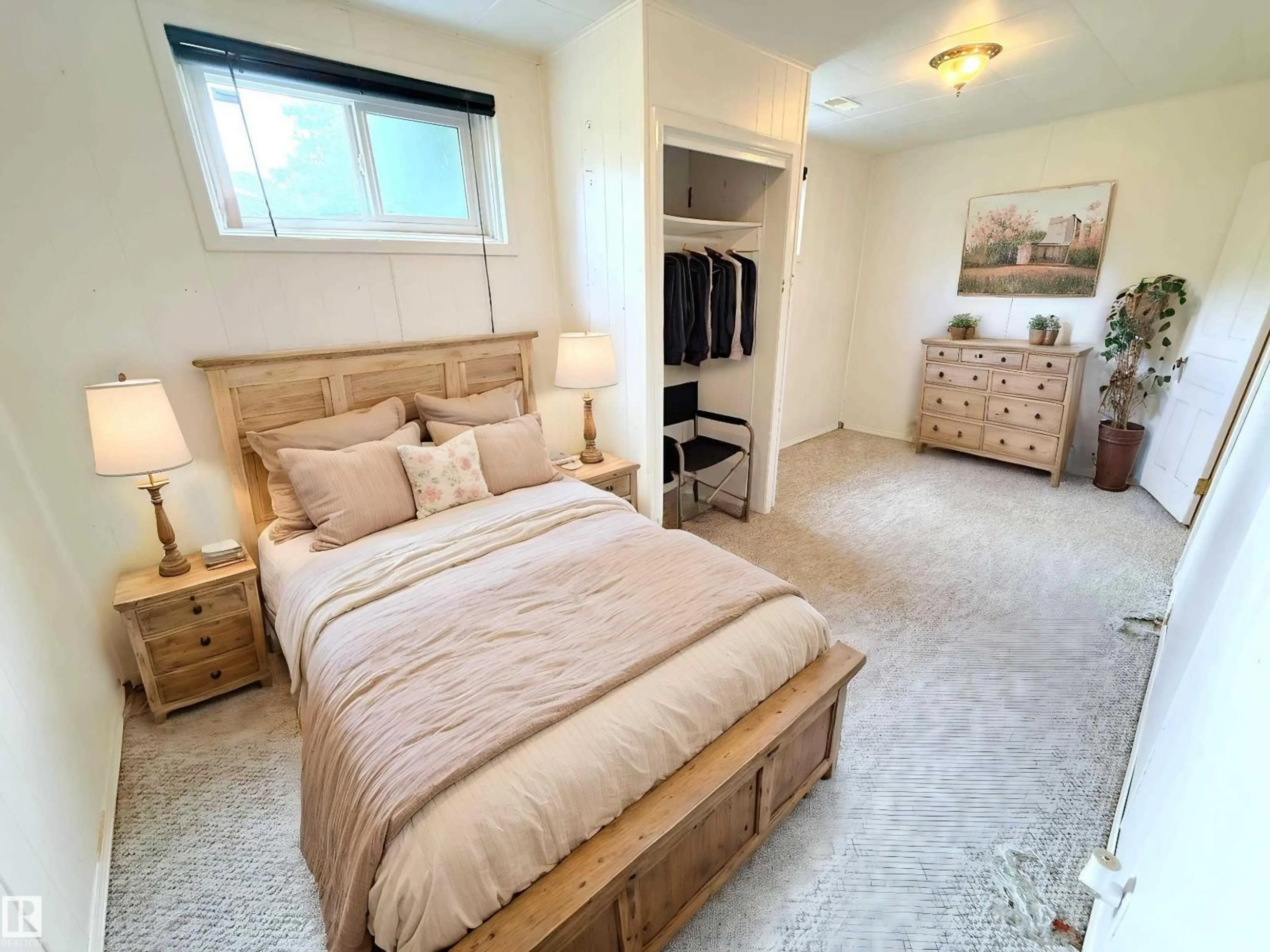Bedroom with bed, unknown for 4712 54 AV, Wabamun Alberta T0E0K0