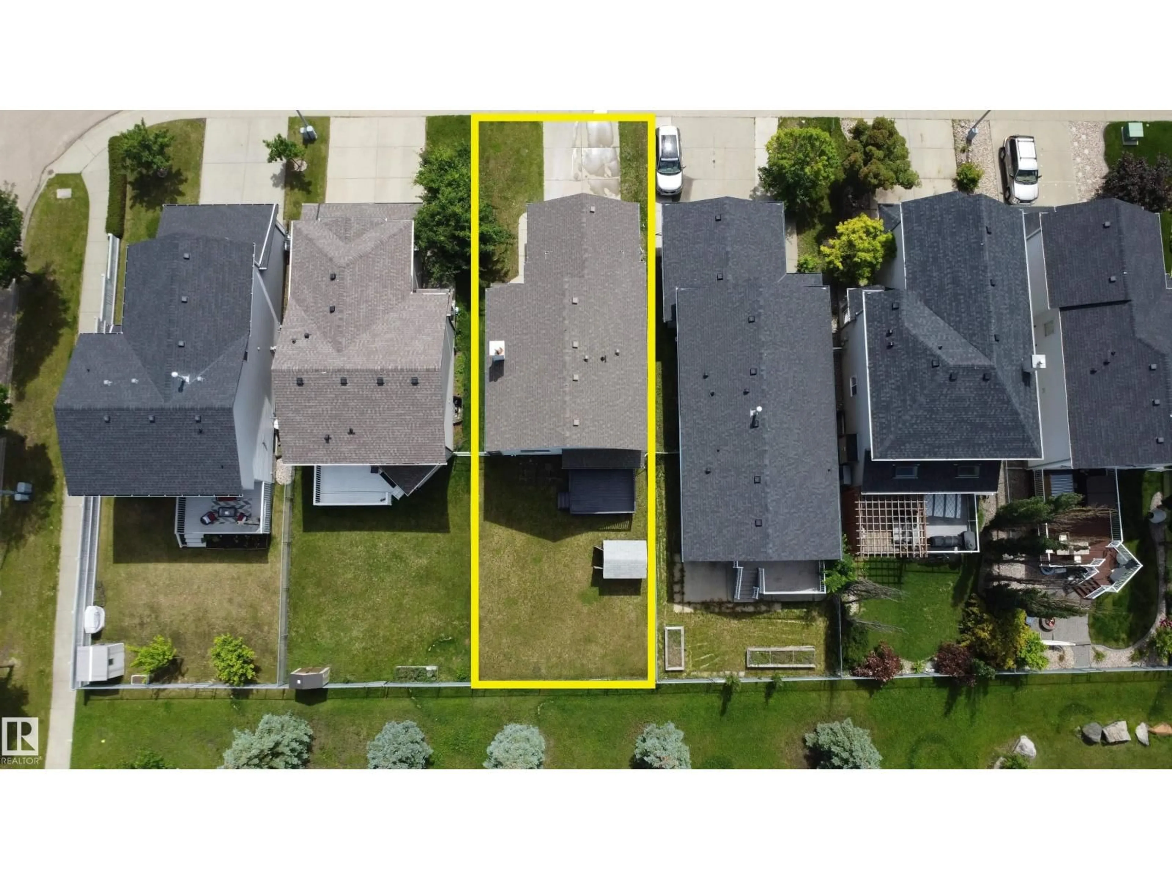 A pic from outside/outdoor area/front of a property/back of a property/a pic from drone, street for NW - 8708 175 AV, Edmonton Alberta T5Z3Z2
