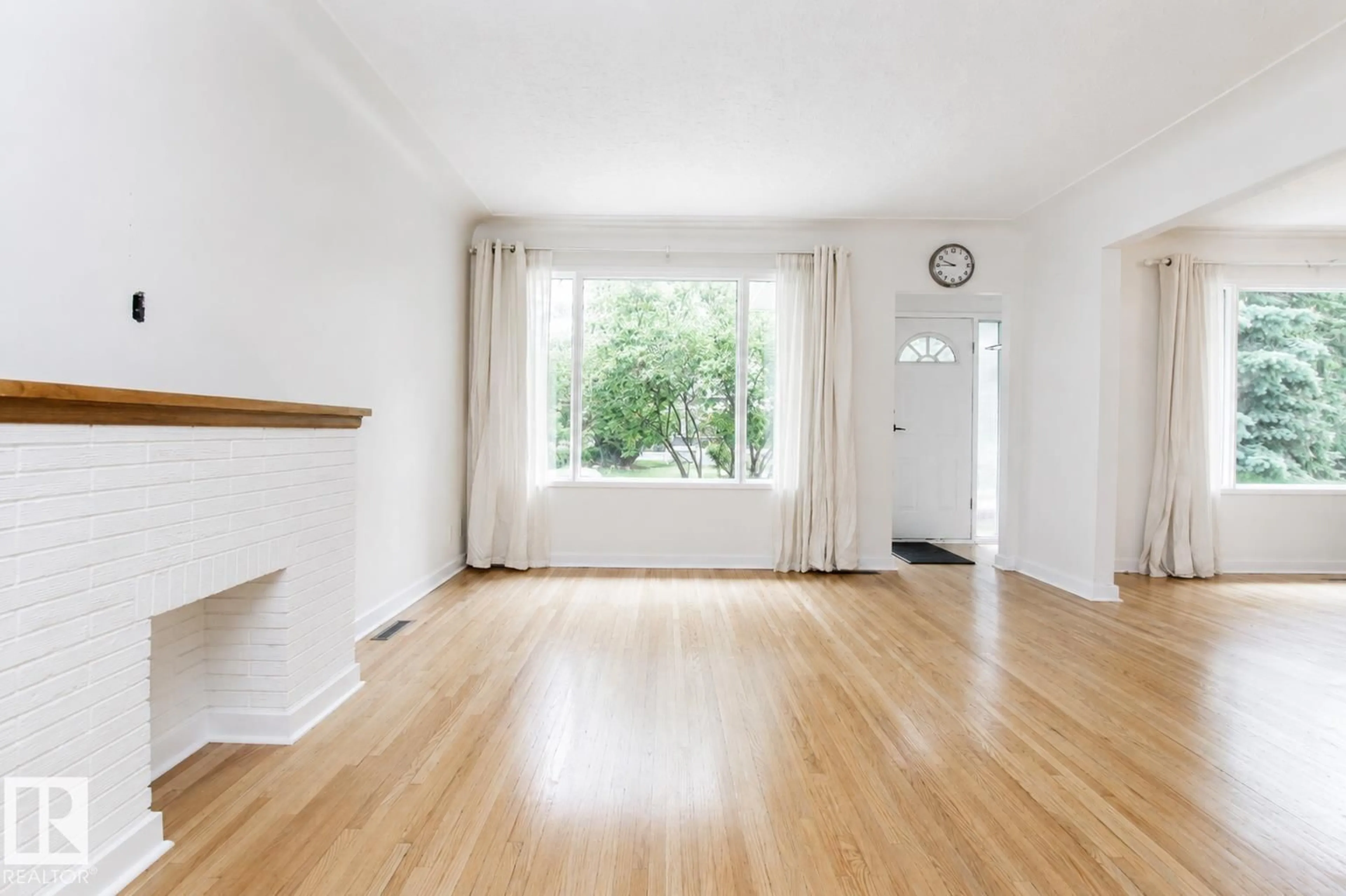 A pic of a room for NW - 11220 68 ST, Edmonton Alberta T5B1N5