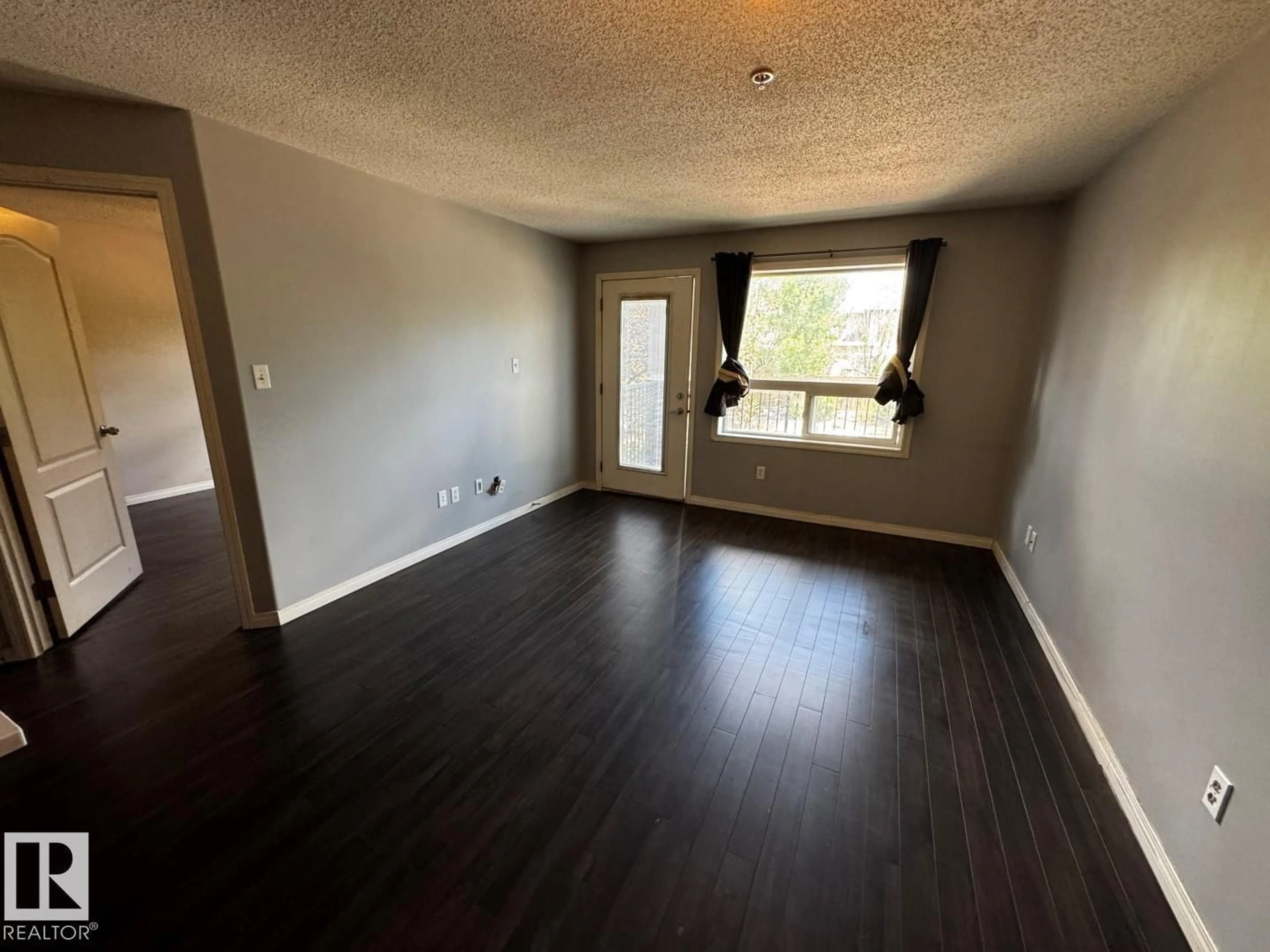 A pic of a room for #2211 - 2211 SIMSPON DR, Edmonton Alberta T6R0N3
