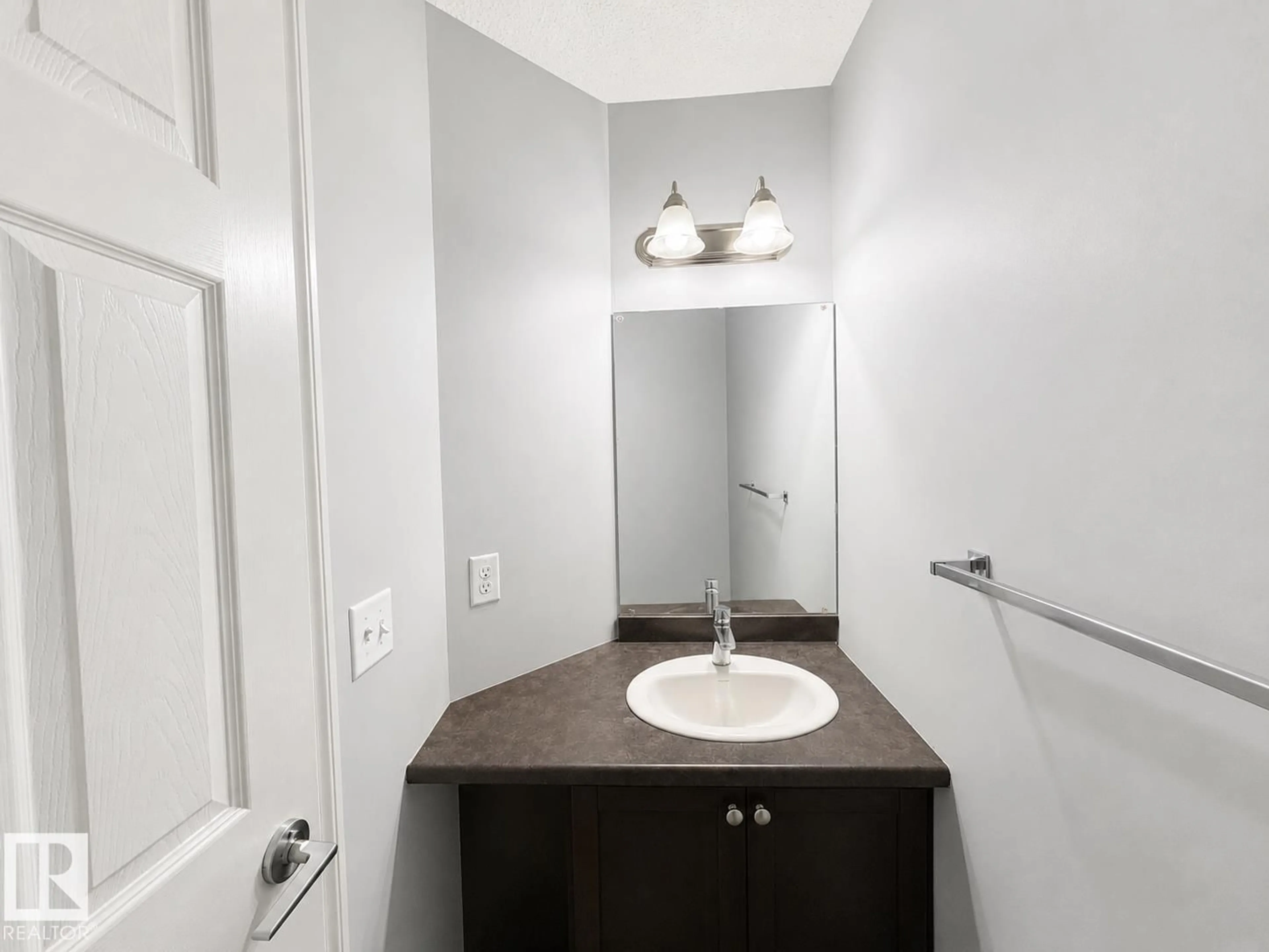 Standard bathroom, unknown for NW - 1806 28 ST, Edmonton Alberta T6T0S7