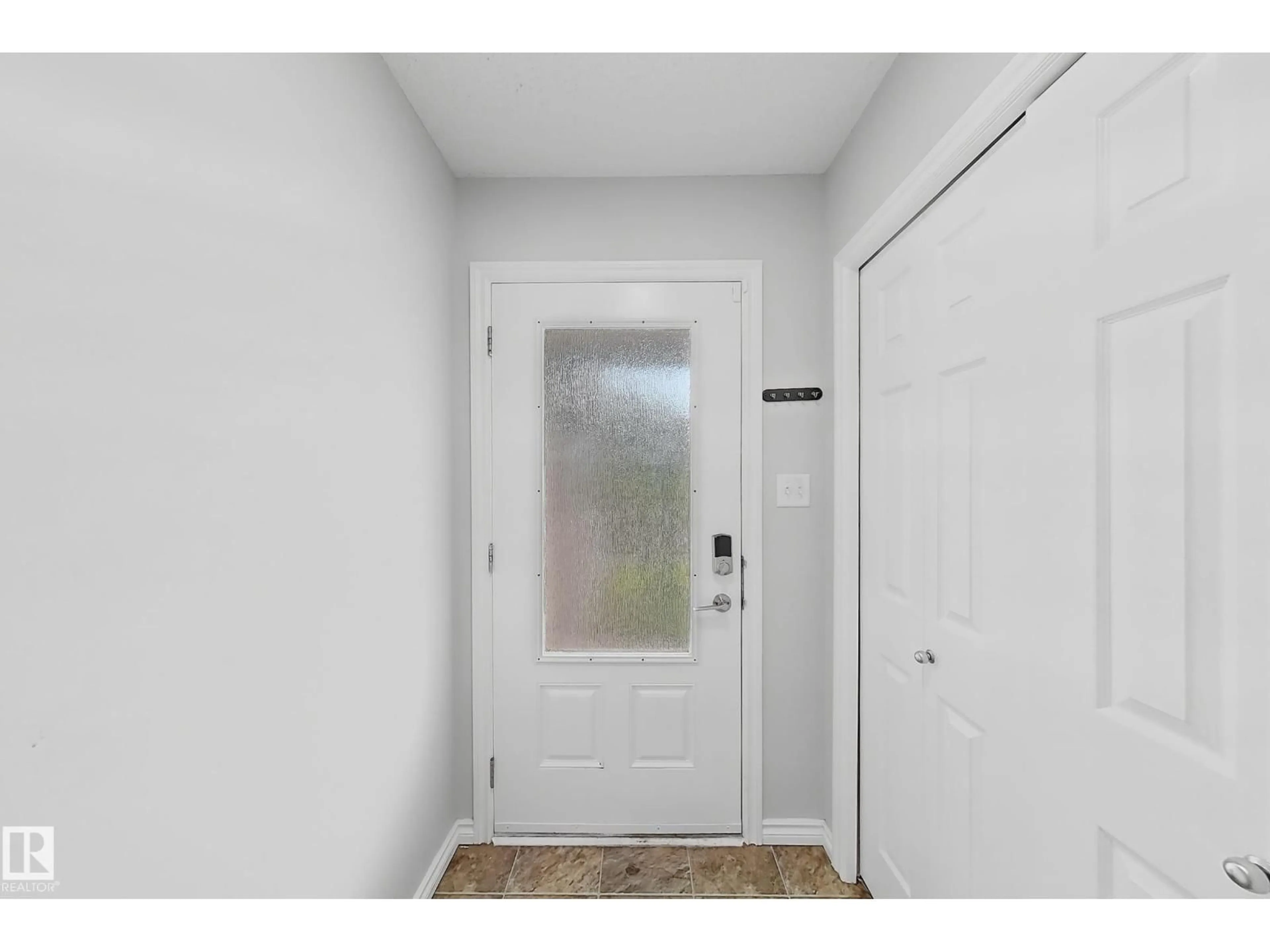 Indoor entryway for NW - 1806 28 ST, Edmonton Alberta T6T0S7