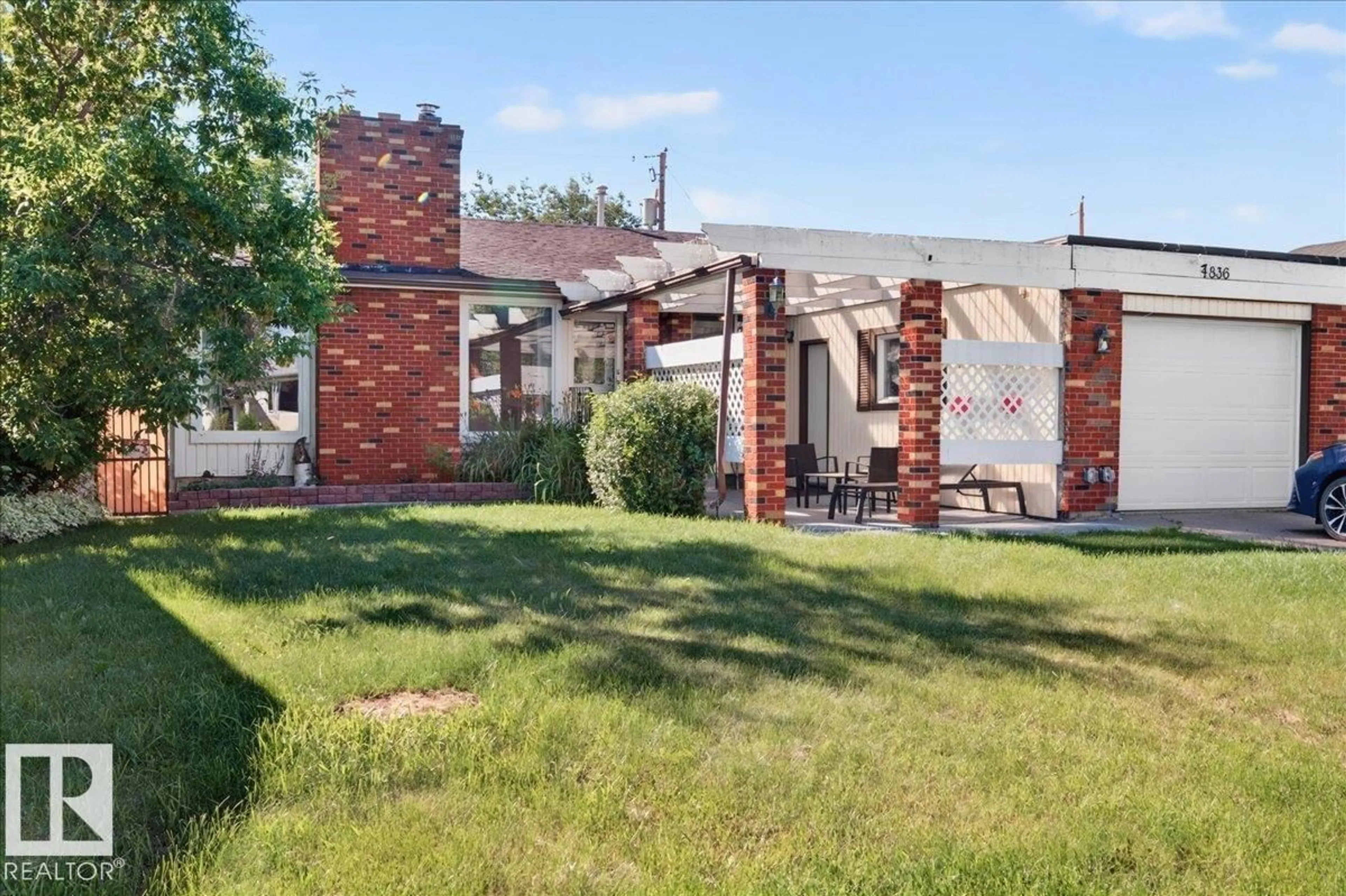 Home with brick exterior material, unknown for 4836 49 ST, Gibbons Alberta T0A1N0