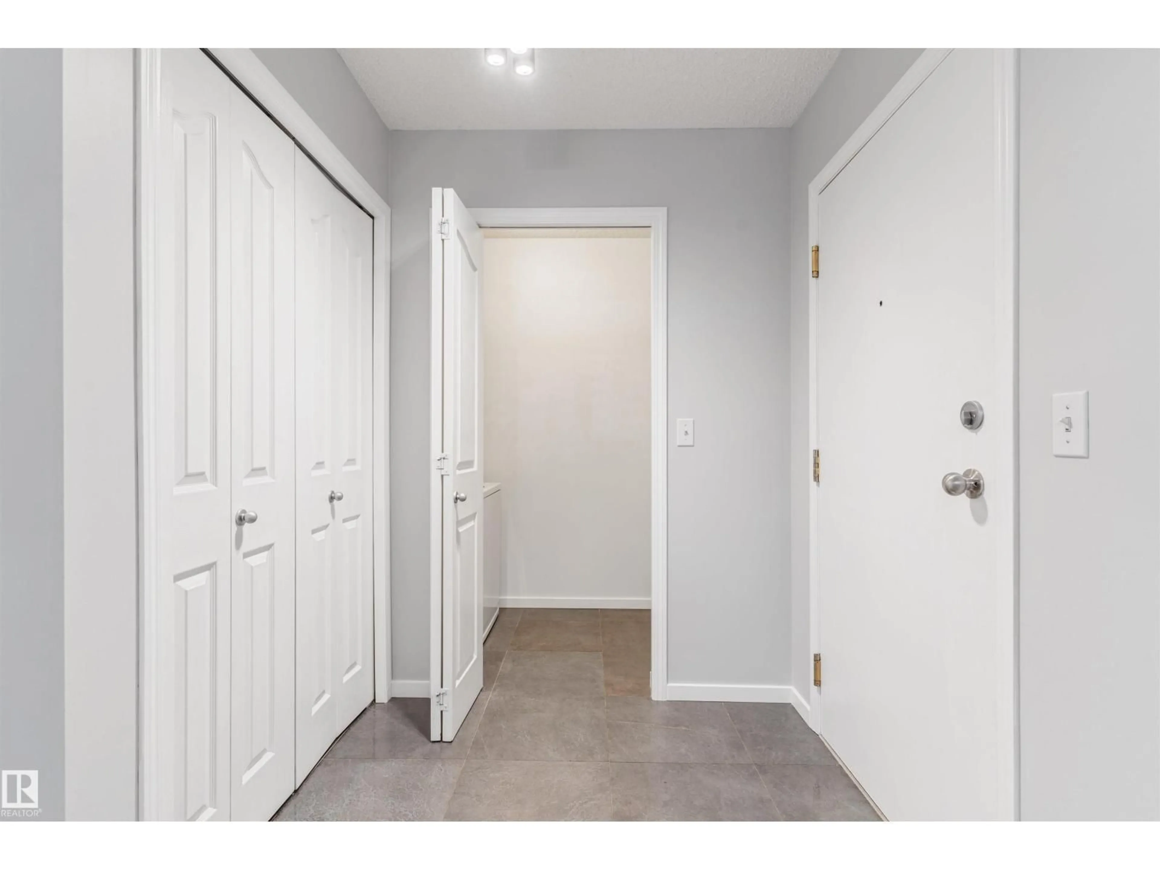 Indoor entryway for #112 - 112 11214 80 ST NW, Edmonton Alberta T5B4X9