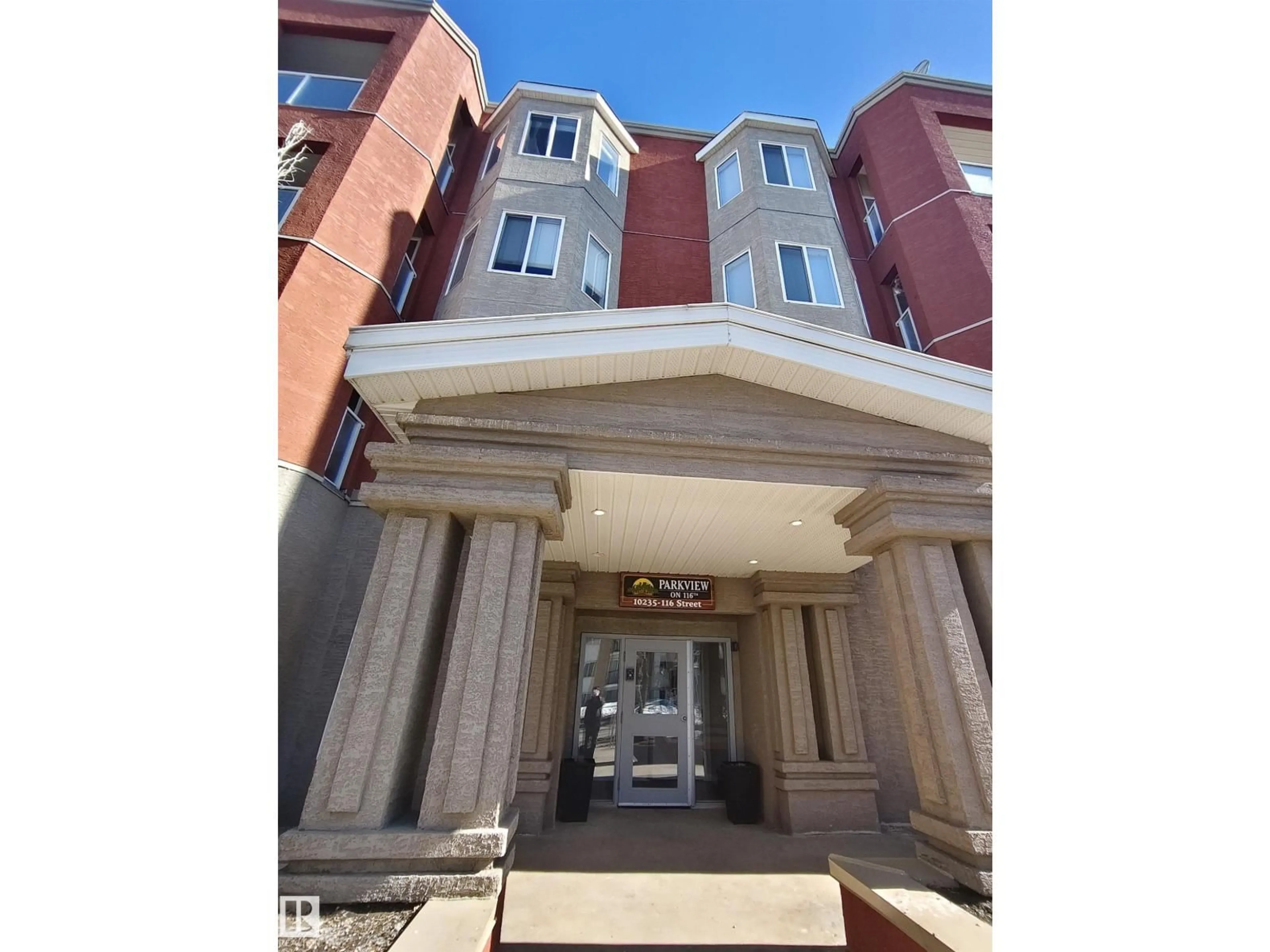 Indoor foyer for 204 - 10235 116 ST, Edmonton Alberta T5K1W3