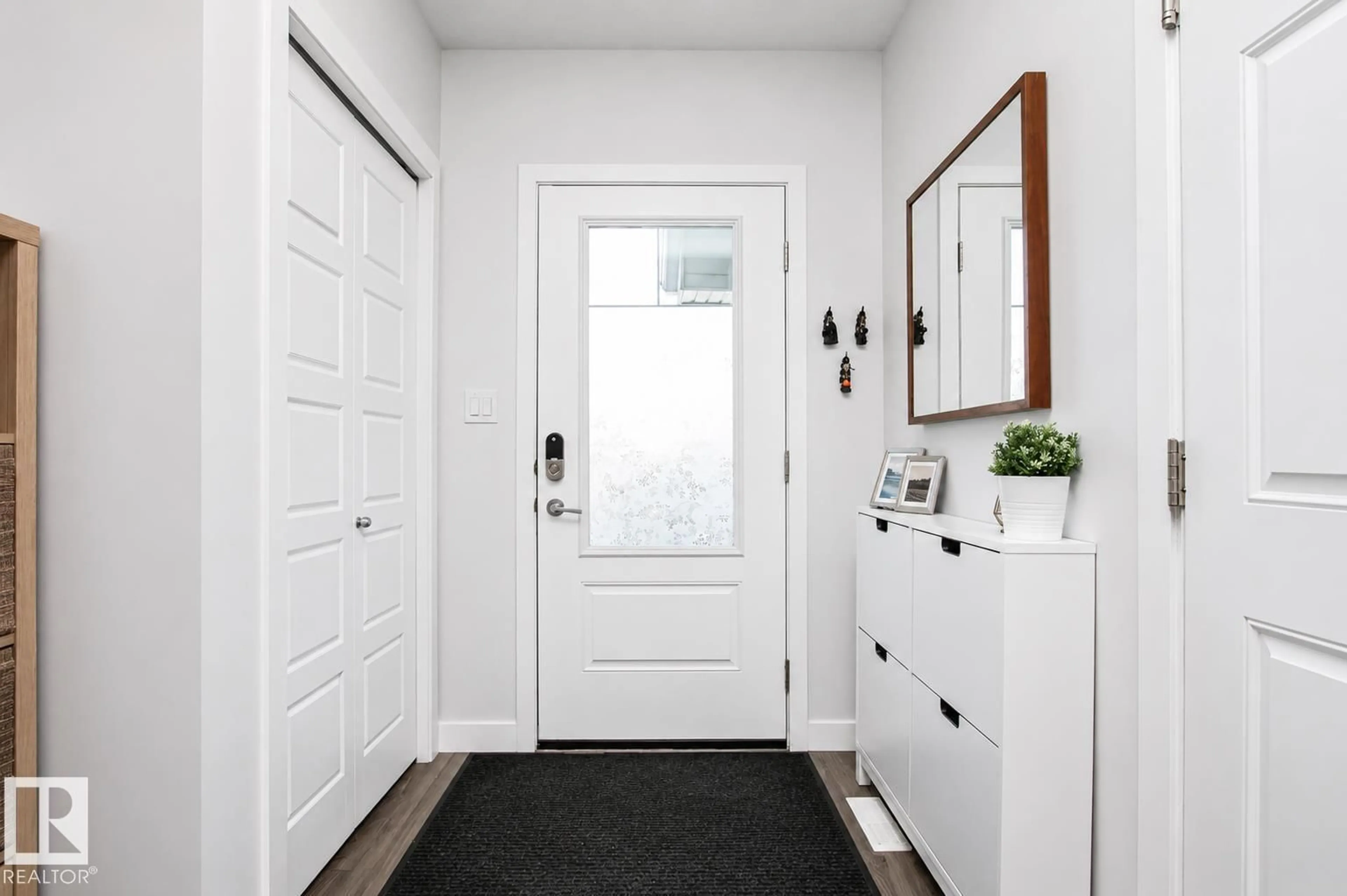 Indoor entryway for 2290 CHOKECHERRY CL, Edmonton Alberta T6X2M6