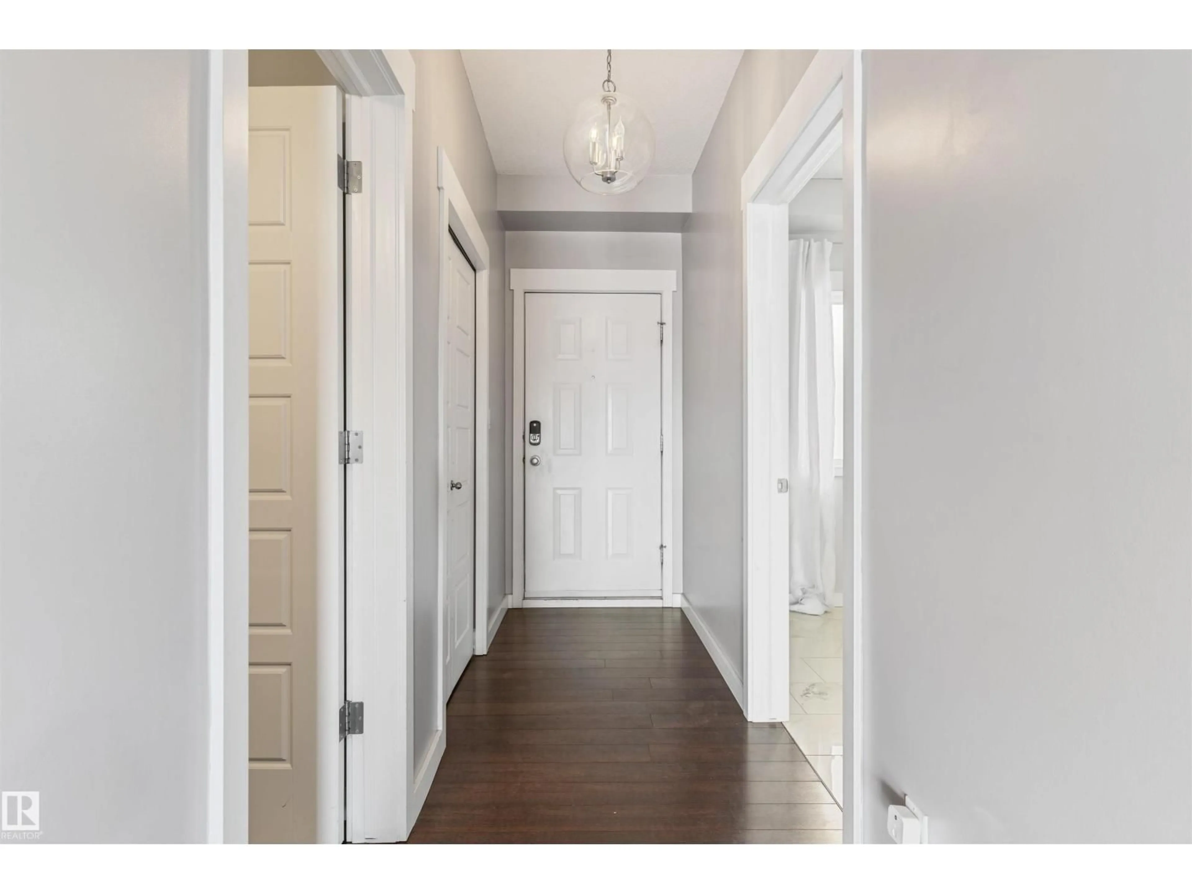 Indoor entryway for 510 - 11425 105 AV, Edmonton Alberta T5H0C5