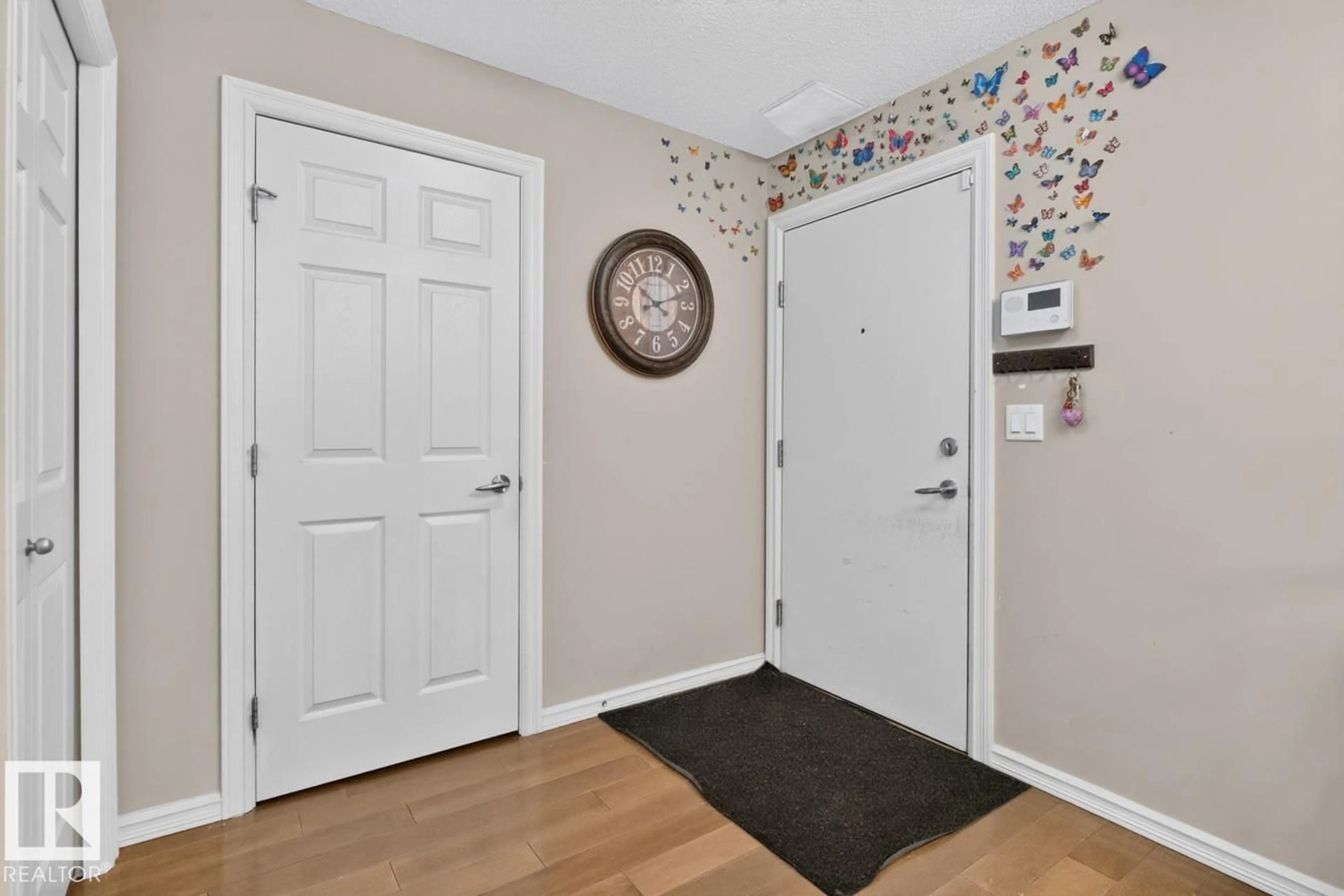 Indoor entryway for #103 - 2203 44 AV, Edmonton Alberta T6T0G5