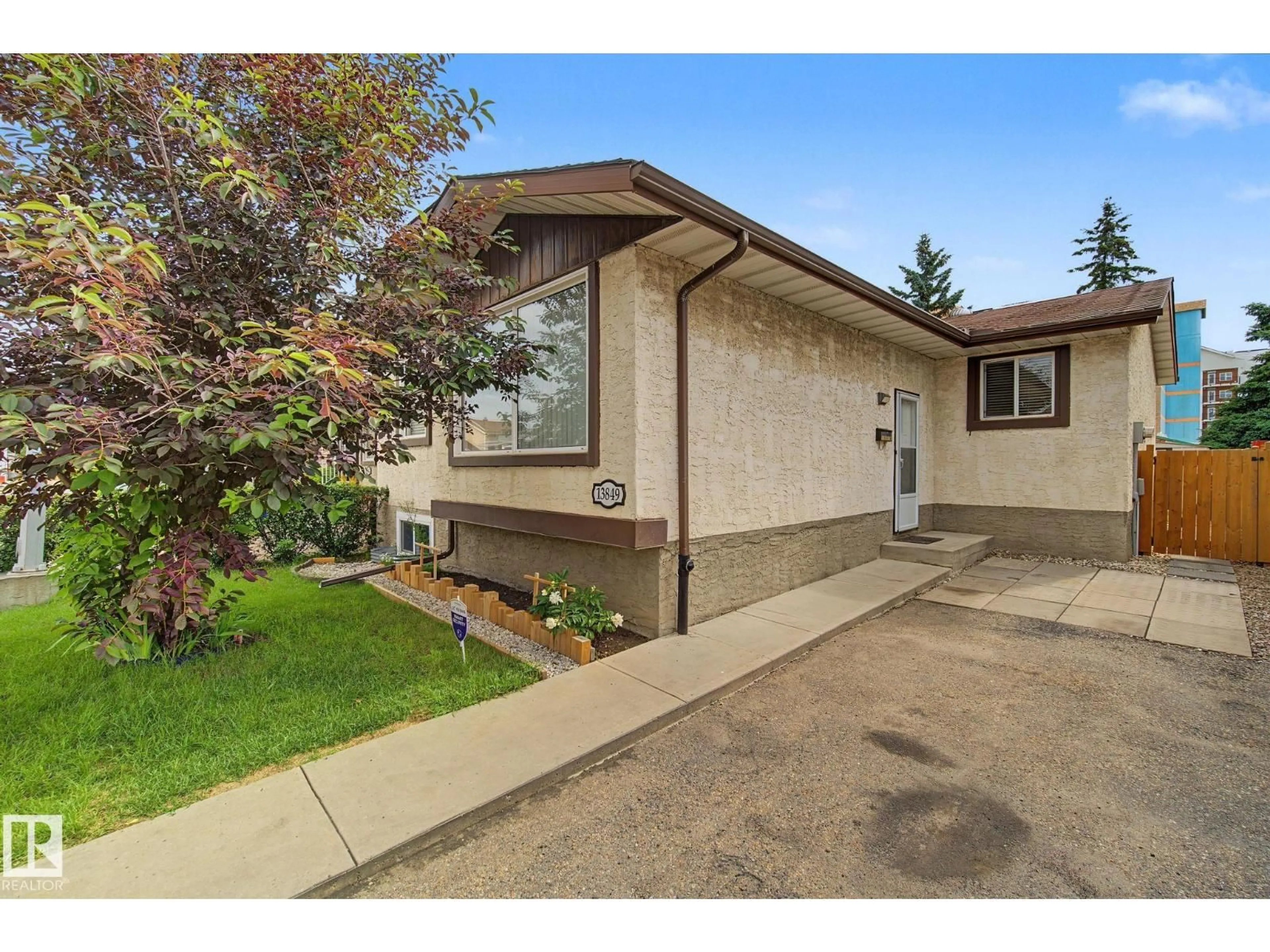Unknown for 13849 114 ST, Edmonton Alberta T5X4A1