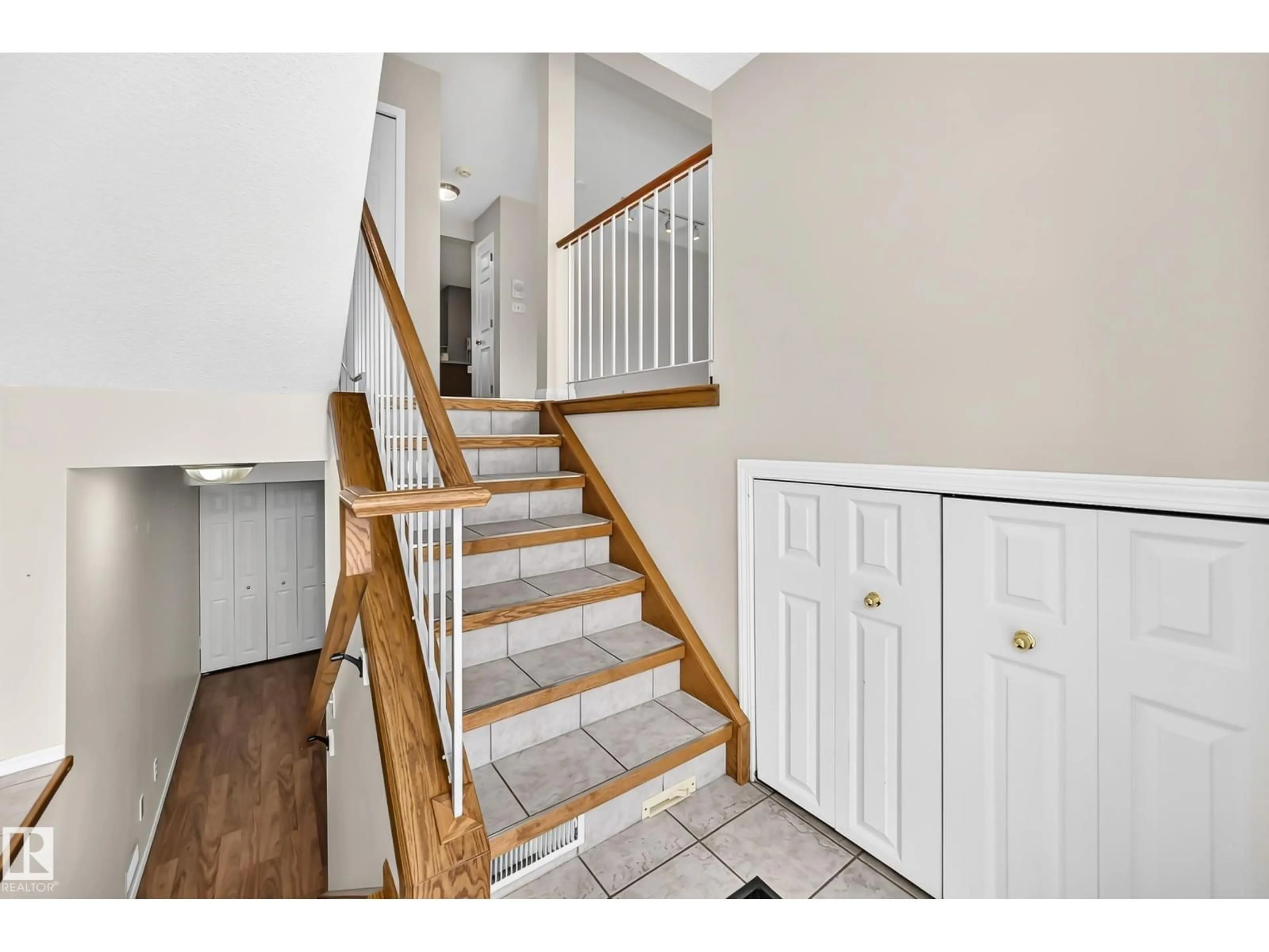 Indoor entryway for #51 - 9630 176 ST, Edmonton Alberta T5T6E1
