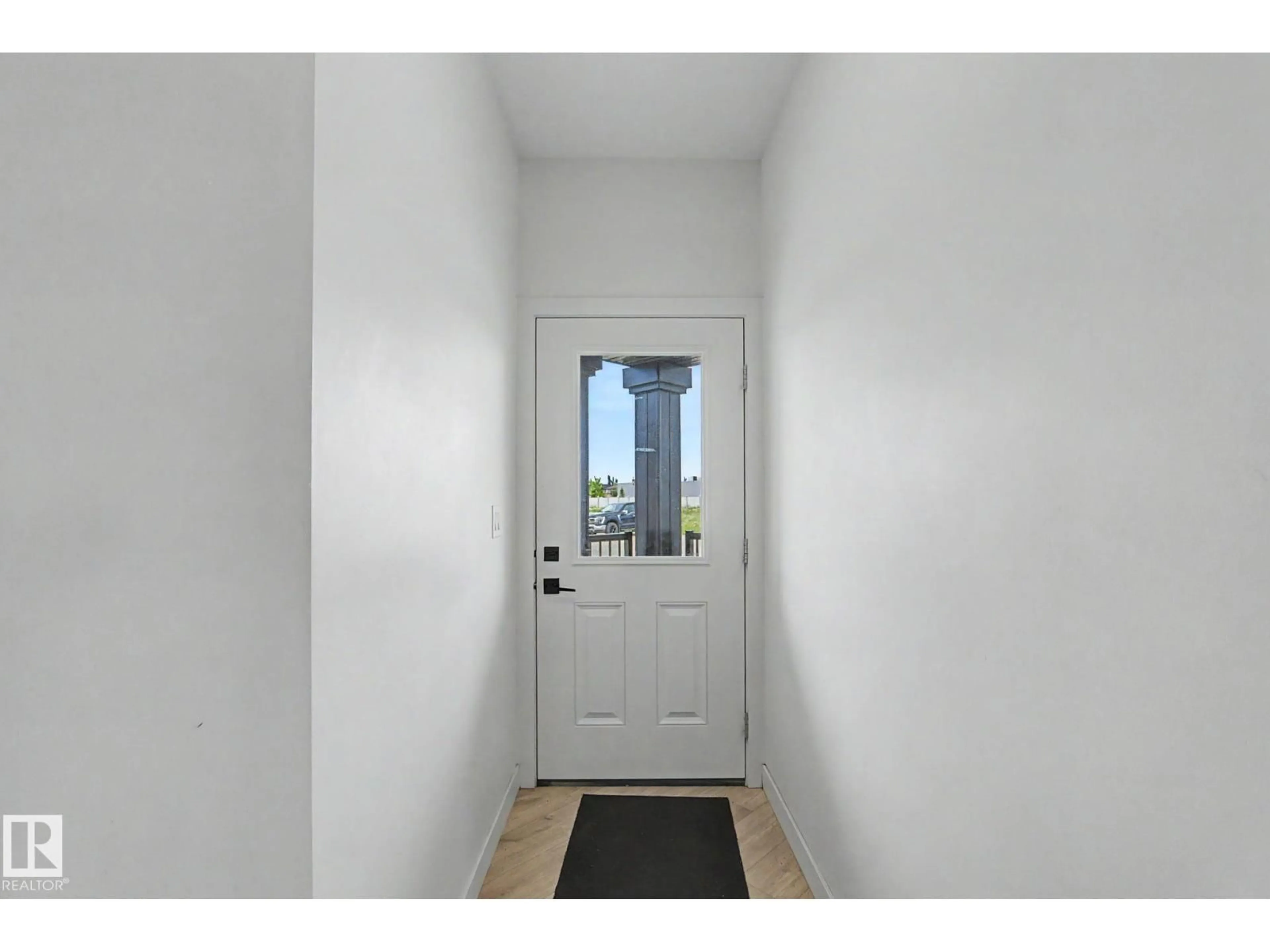 Indoor entryway for #2 - 11 DALTON LI, Spruce Grove Alberta T7X4C4