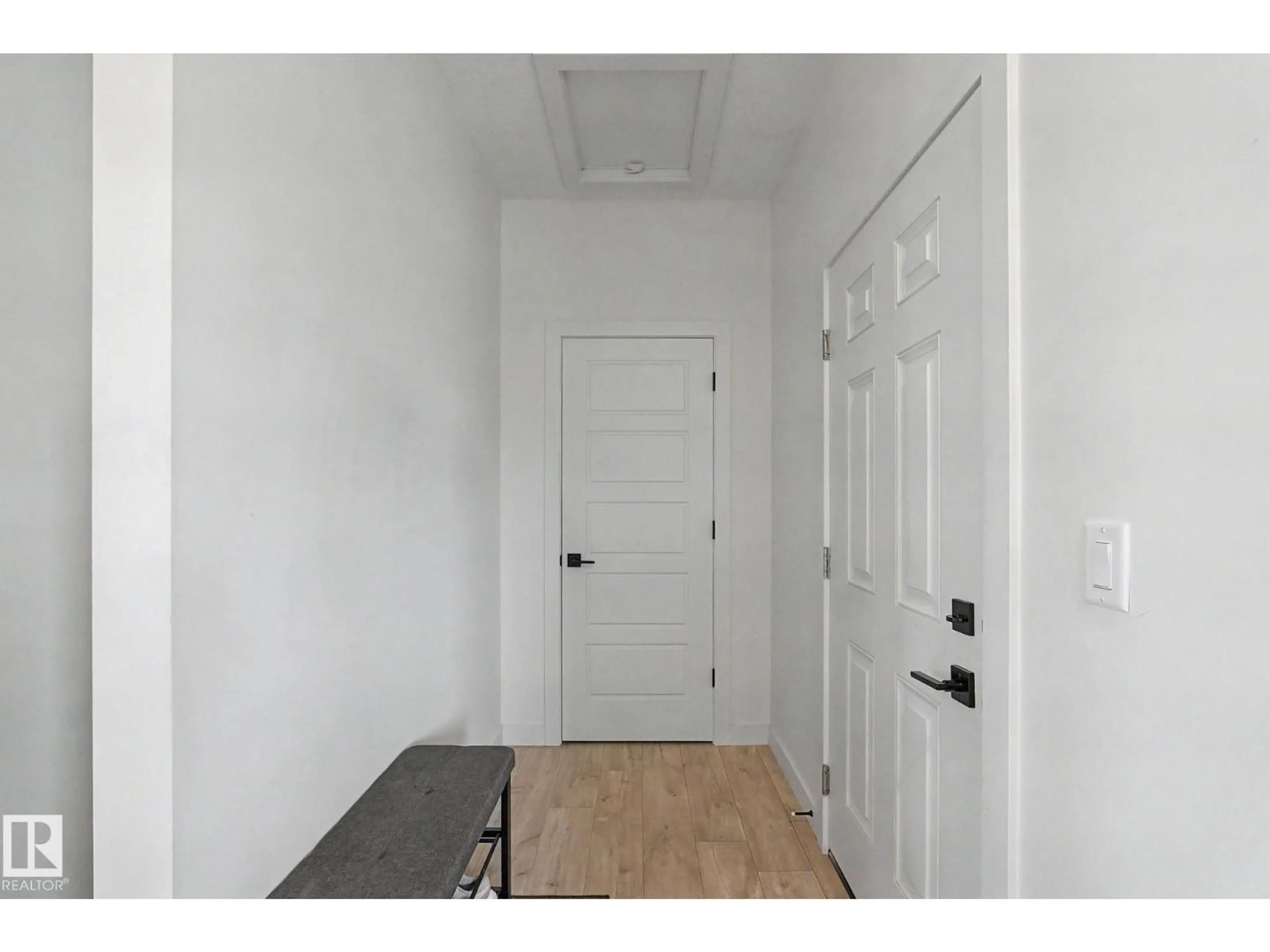 Indoor entryway for #2 - 11 DALTON LI, Spruce Grove Alberta T7X4C4