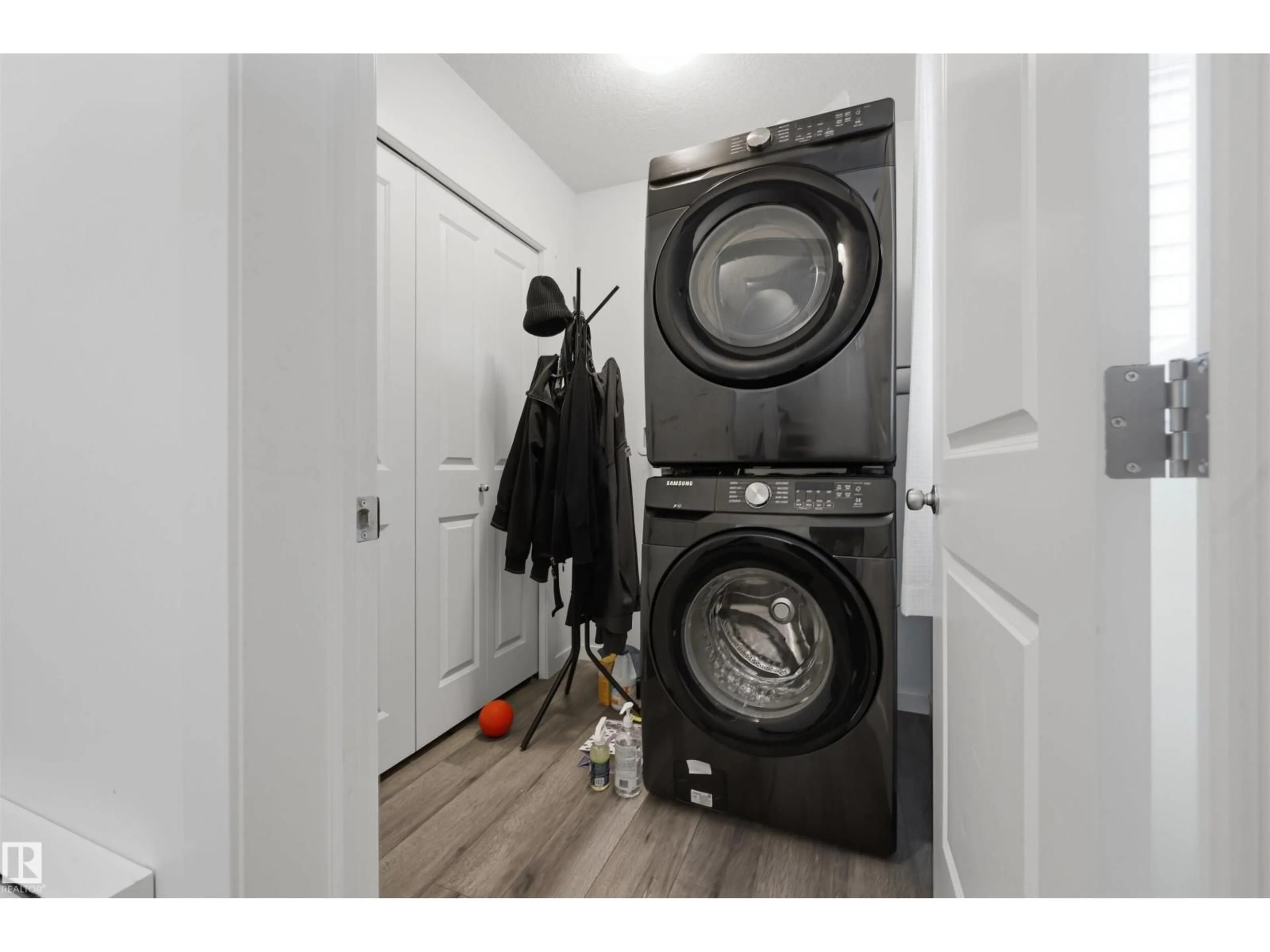 Laundry room for 1246 ASTER BV, Edmonton Alberta T6T2N8