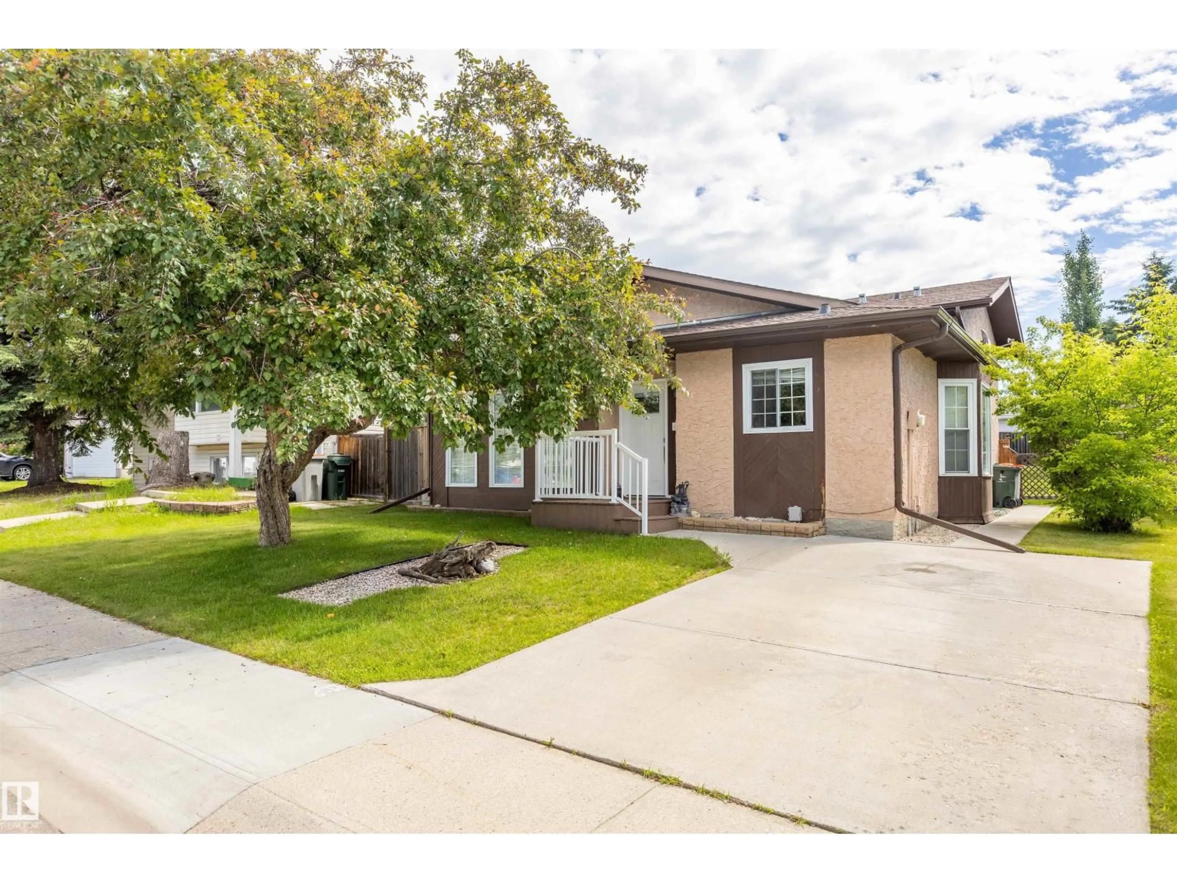 Unknown for 3 GLENFOREST CR, Stony Plain Alberta T8Z1A6