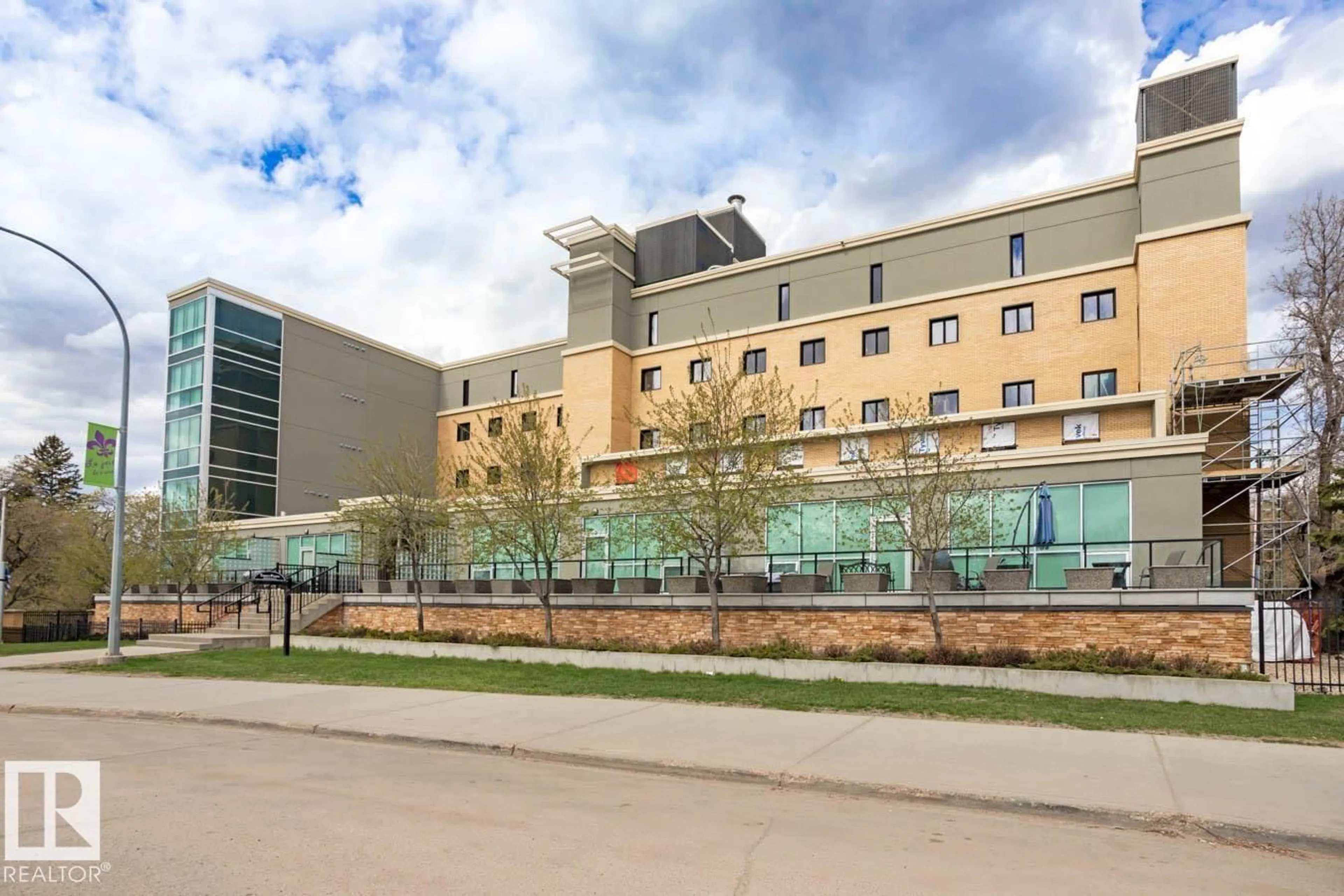 Patio, building for #206 - 9316 82 AV, Edmonton Alberta T6C0Z6