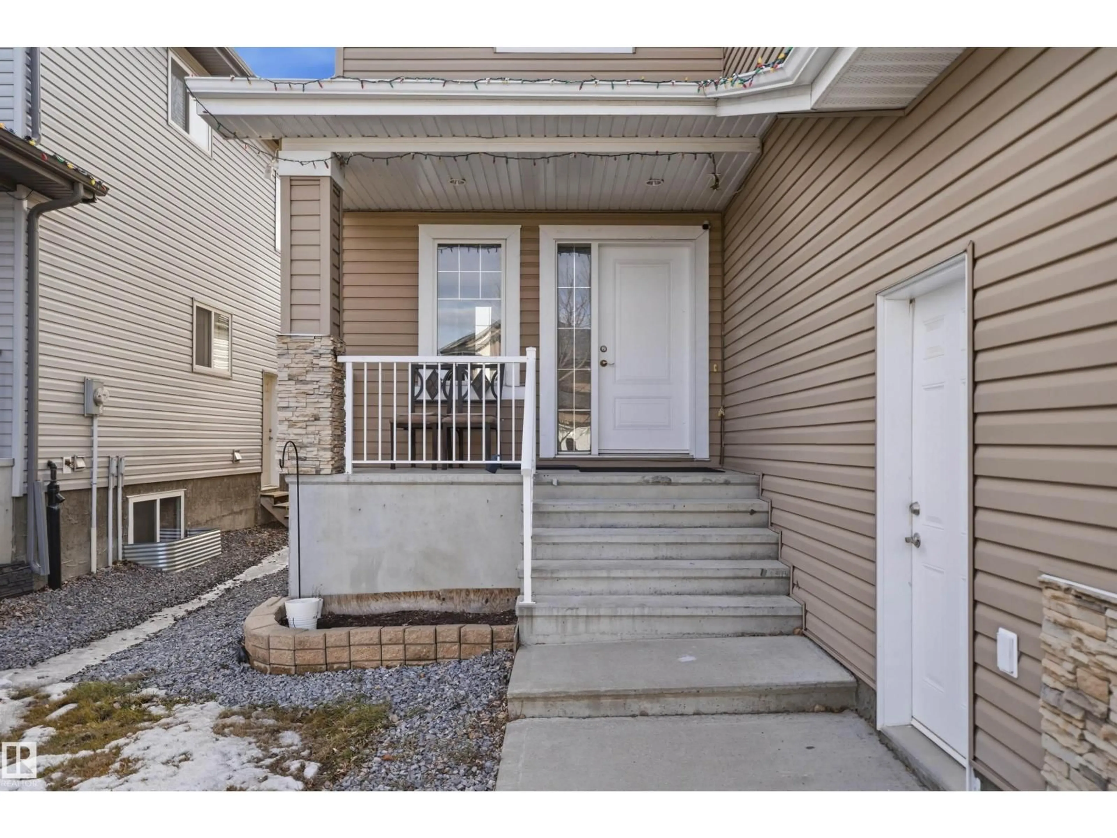 Indoor entryway for 6014 60 ST, Beaumont Alberta T4X0H8